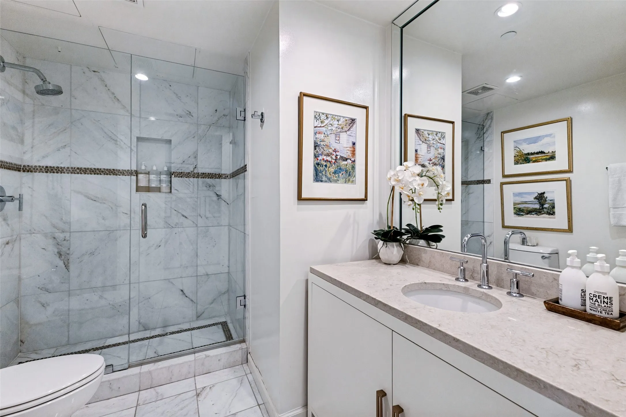 Single Family Residence For Sale in Dallas County , 3831 Turtle Creek Boulevard 22C, Dallas, Texas 75219, 2 Bedroom, 3 Bathroom, 2 Garage spaces, 2,074 Sqft, built in 1981, mls#21409958, Real Estate Agent in Dallas, Homes For Sale in Dallas county, Homes For Sale in Dallas, Realtor in Dallas Texas, Real Estate Brokerage Independent Realty Texas, Luminita Cordes Realtor