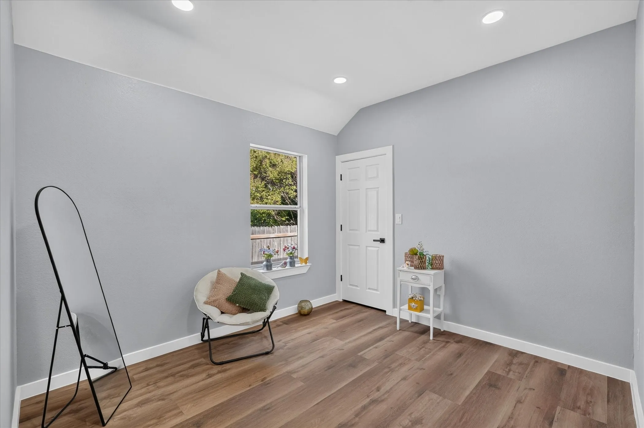 Single Family Residence For Sale in Rockwall County , 1539 Murphy Drive, Rockwall, Texas 75087, 3 Bedroom, 2 Bathroom, 2 Garage spaces, 1,882 Sqft, built in 1998, mls#21410412, Real Estate Agent in Rockwall, Homes For Sale in Rockwall county, Homes For Sale in Rockwall, Realtor in Rockwall Texas, Real Estate Brokerage Independent Realty Texas, Luminita Cordes Realtor