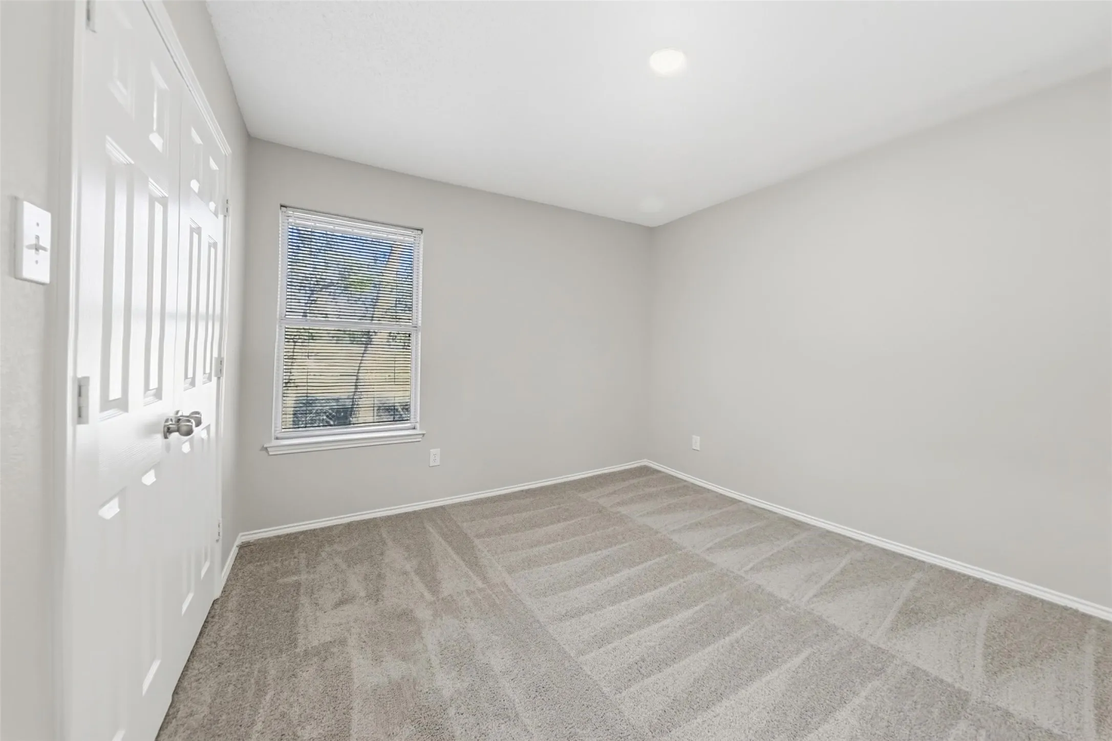 Single Family Residence For Sale in Denton County , 506 Dallas Drive, Roanoke, Texas 76262, 3 Bedroom, 2 Bathroom, 2 Garage spaces, 1,689 Sqft, built in 1994, mls#21410519, Real Estate Agent in Roanoke, Homes For Sale in Denton county, Homes For Sale in Roanoke, Realtor in Roanoke Texas, Real Estate Brokerage Independent Realty Texas, Luminita Cordes Realtor