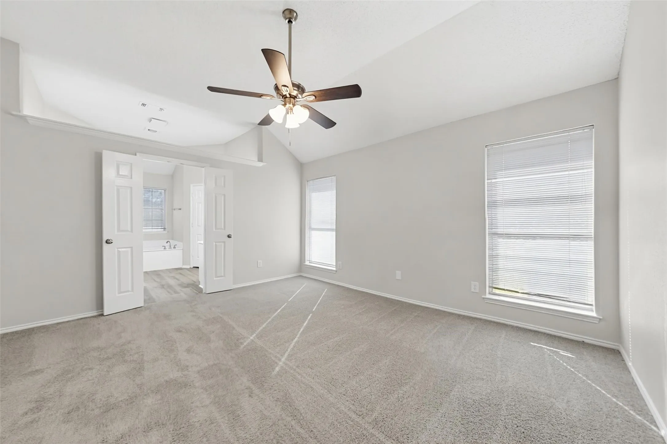 Single Family Residence For Sale in Denton County , 506 Dallas Drive, Roanoke, Texas 76262, 3 Bedroom, 2 Bathroom, 2 Garage spaces, 1,689 Sqft, built in 1994, mls#21410519, Real Estate Agent in Roanoke, Homes For Sale in Denton county, Homes For Sale in Roanoke, Realtor in Roanoke Texas, Real Estate Brokerage Independent Realty Texas, Luminita Cordes Realtor