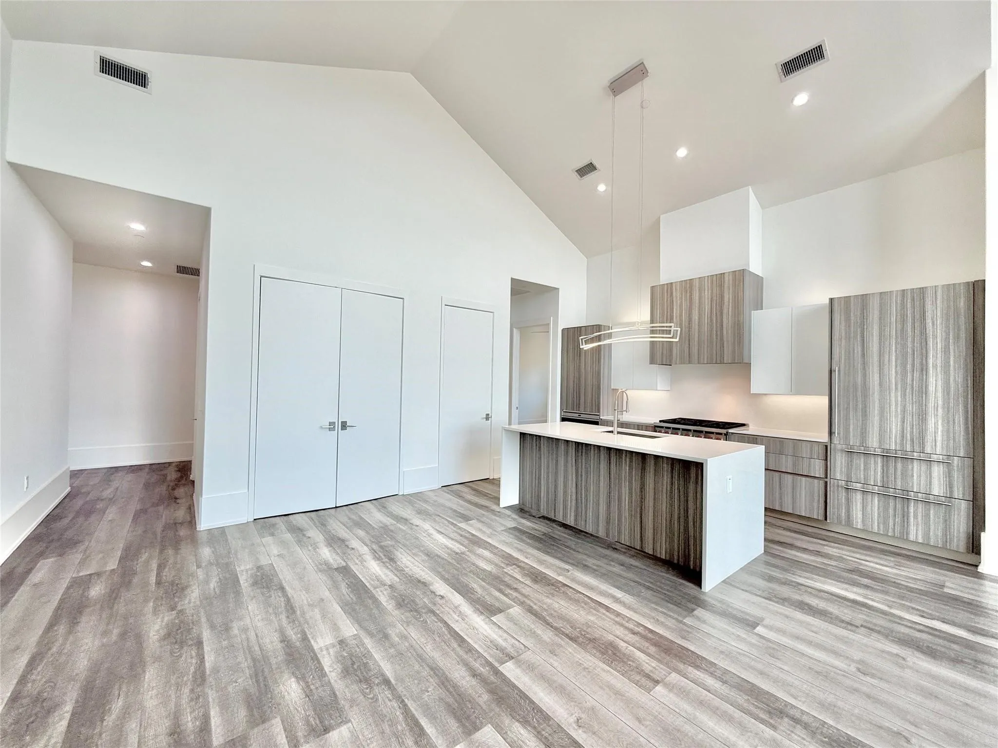 Condominium For Rent in Dallas County , 3525 Normandy Avenue 36, Highland Park, Texas 75205, 3 Bedroom, 4 Bathroom, 2 Garage spaces, 1,900 Sqft, built in 2020, mls#21410523, Real Estate Agent in Highland Park, Homes For Rent in Dallas county, Homes For Rent in Highland Park, Realtor in Highland Park Texas, Real Estate Brokerage Independent Realty Texas, Luminita Cordes Realtor