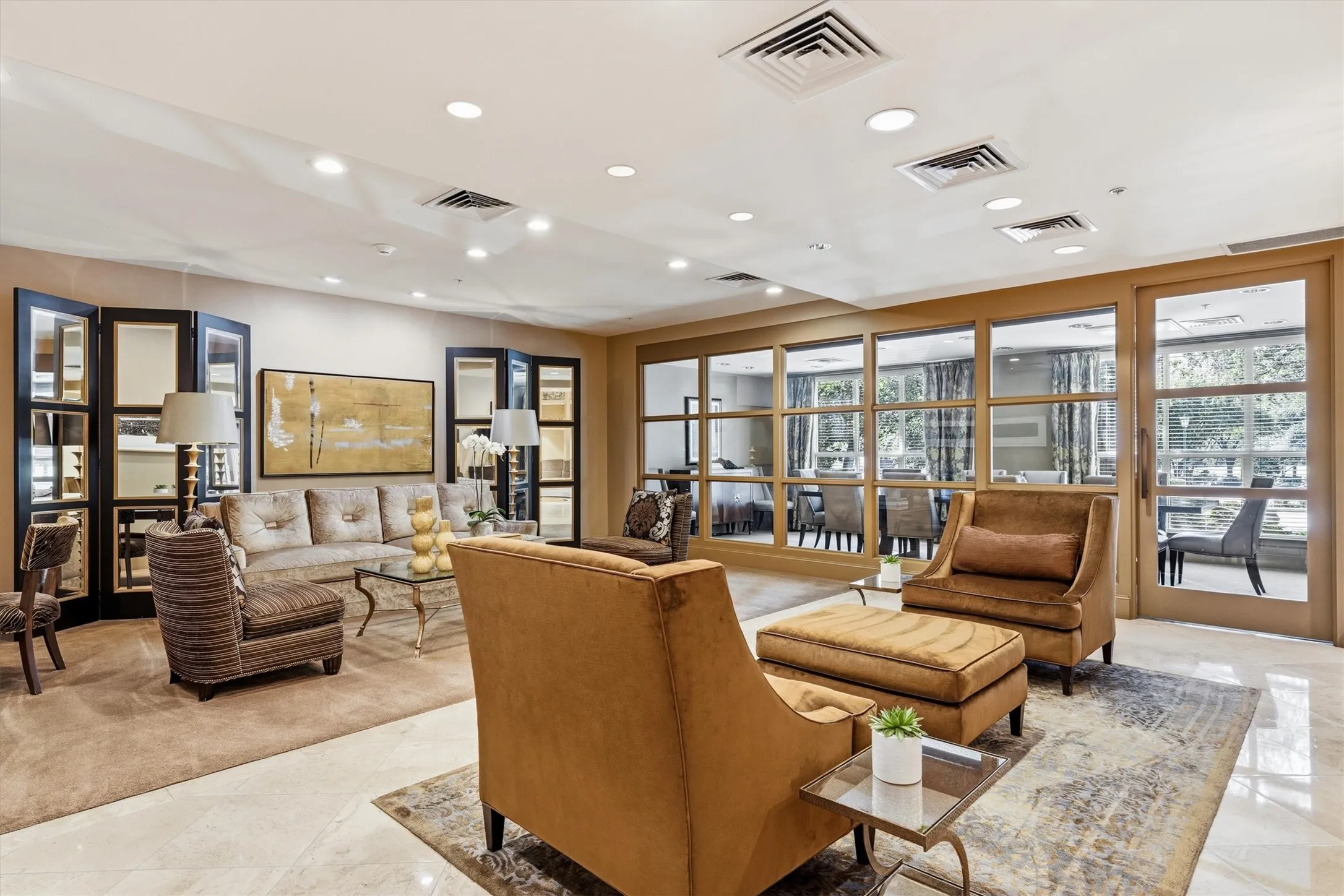 Condominium For Sale in Dallas County , 3401 Lee Parkway 409, Dallas, Texas 75219, 1 Bedroom, 1 Bathroom, 2 Garage spaces, 1,129 Sqft, built in 1998, mls#21403832, Real Estate Agent in Dallas, Homes For Sale in Dallas county, Homes For Sale in Dallas, Realtor in Dallas Texas, Real Estate Brokerage Independent Realty Texas, Luminita Cordes Realtor