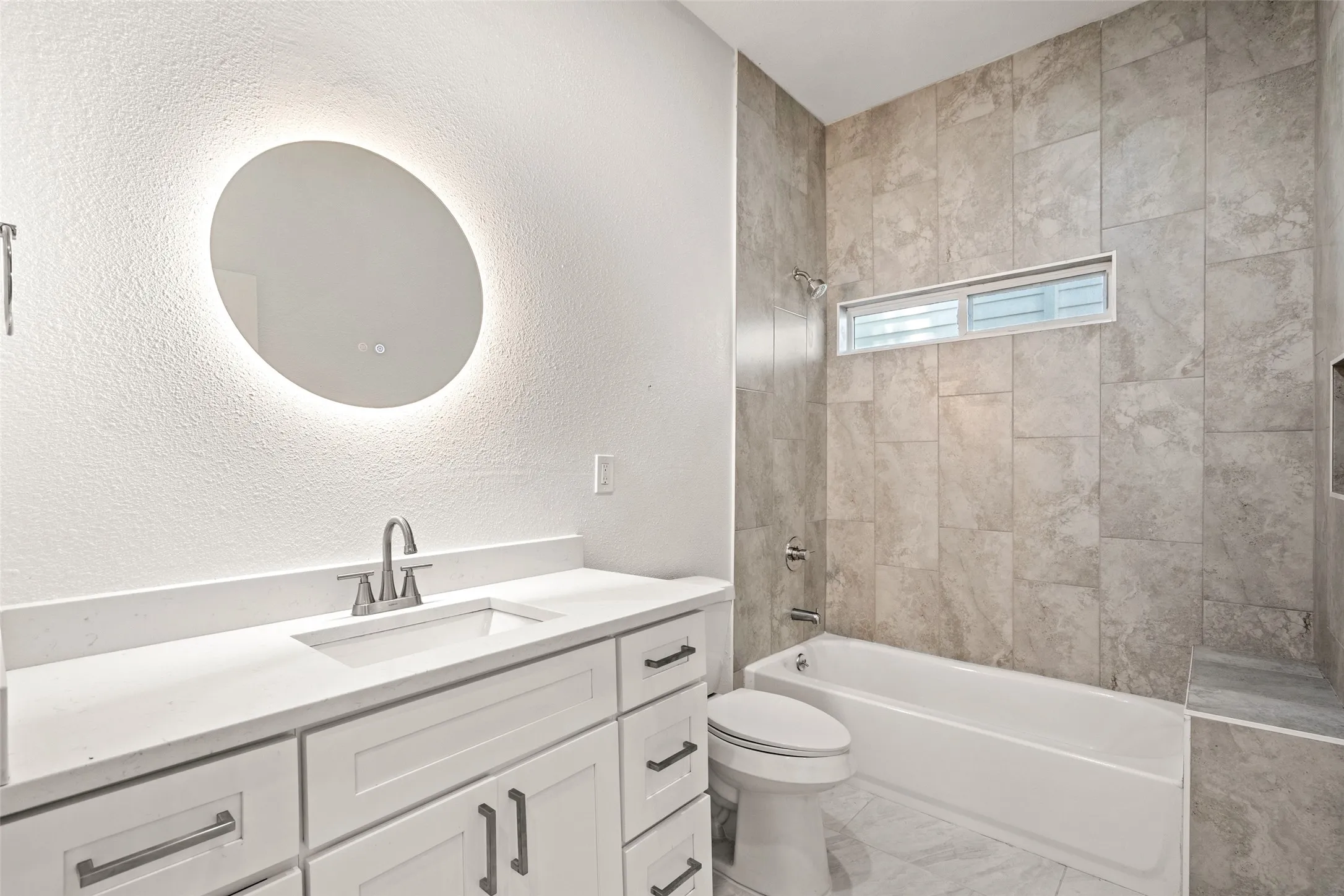 Duplex For Rent in Dallas County , 808 W 10th Street, Dallas, Texas 75208, 2 Bedroom, 1 Bathroom, Garage spaces, 1,830 Sqft, built in 1930, mls#21410546, Real Estate Agent in Dallas, Homes For Rent in Dallas county, Homes For Rent in Dallas, Realtor in Dallas Texas, Real Estate Brokerage Independent Realty Texas, Luminita Cordes Realtor