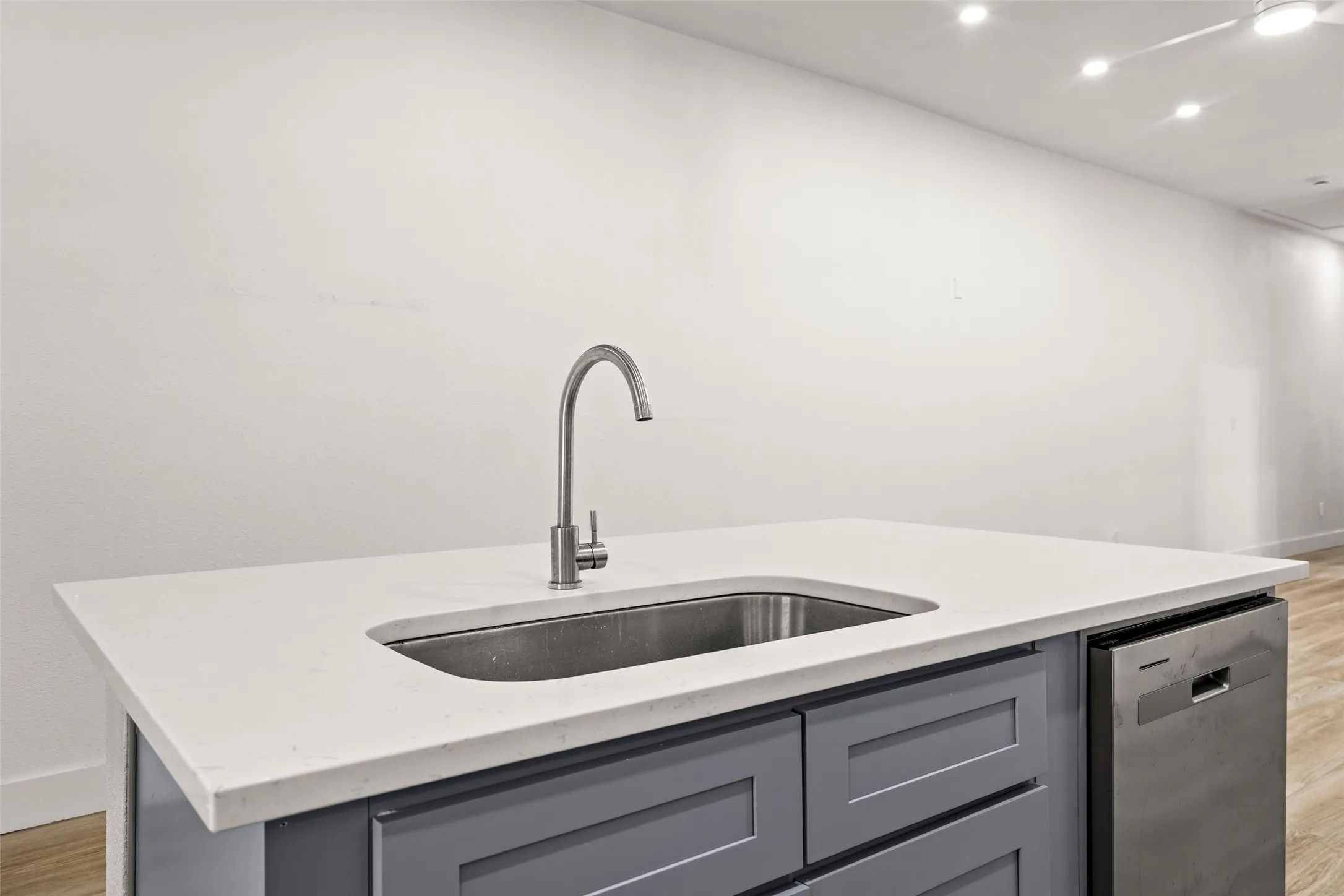 Duplex For Rent in Dallas County , 808 W 10th Street, Dallas, Texas 75208, 2 Bedroom, 1 Bathroom, Garage spaces, 1,830 Sqft, built in 1930, mls#21410546, Real Estate Agent in Dallas, Homes For Rent in Dallas county, Homes For Rent in Dallas, Realtor in Dallas Texas, Real Estate Brokerage Independent Realty Texas, Luminita Cordes Realtor