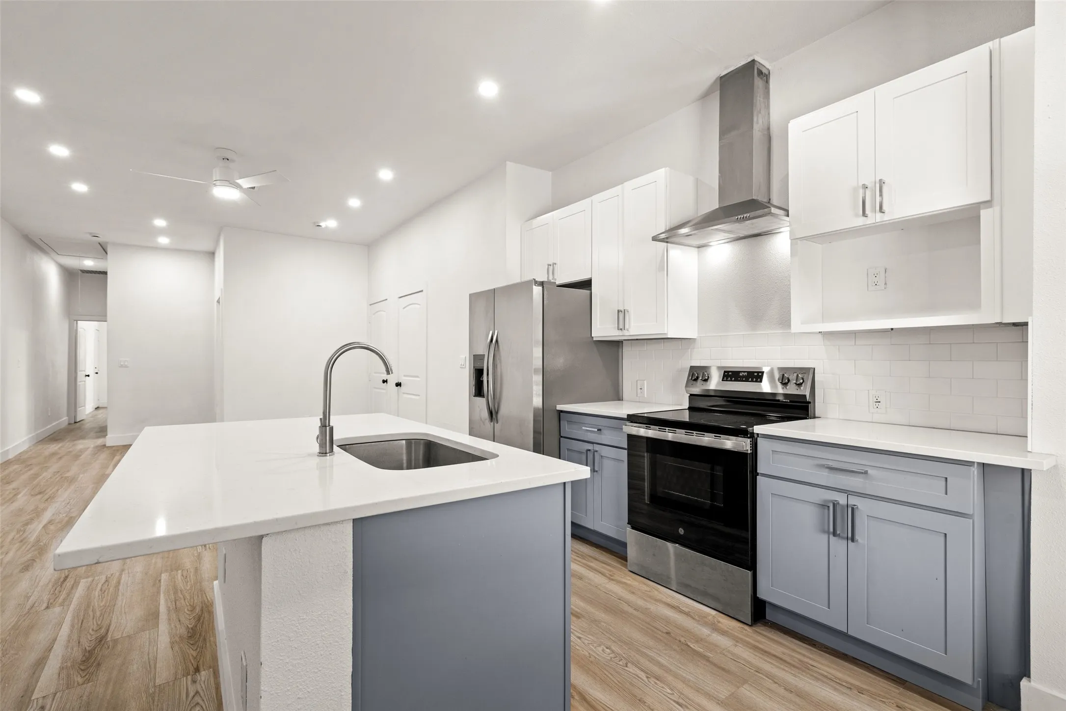 Duplex For Rent in Dallas County , 808 W 10th Street, Dallas, Texas 75208, 2 Bedroom, 1 Bathroom, Garage spaces, 1,830 Sqft, built in 1930, mls#21410546, Real Estate Agent in Dallas, Homes For Rent in Dallas county, Homes For Rent in Dallas, Realtor in Dallas Texas, Real Estate Brokerage Independent Realty Texas, Luminita Cordes Realtor