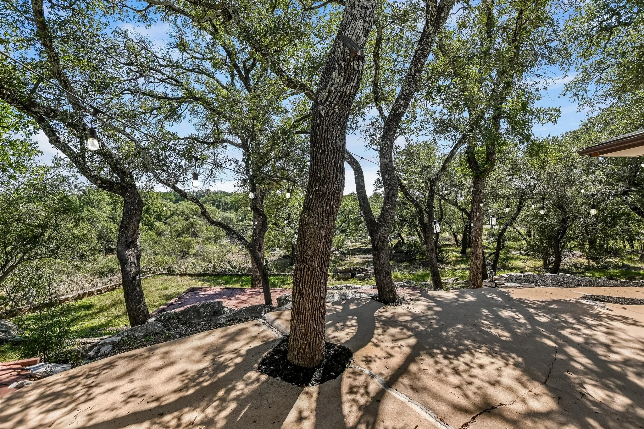 Single Family Residence For Sale in Llano County , 1103 Ute Road, Horseshoe Bay, Texas 78657, 3 Bedroom, 2 Bathroom, Garage spaces, 1,662 Sqft, built in 1977, mls#21407075, Real Estate Agent in Horseshoe Bay, Homes For Sale in Llano county, Homes For Sale in Horseshoe Bay, Realtor in Horseshoe Bay Texas, Real Estate Brokerage Independent Realty Texas, Luminita Cordes Realtor