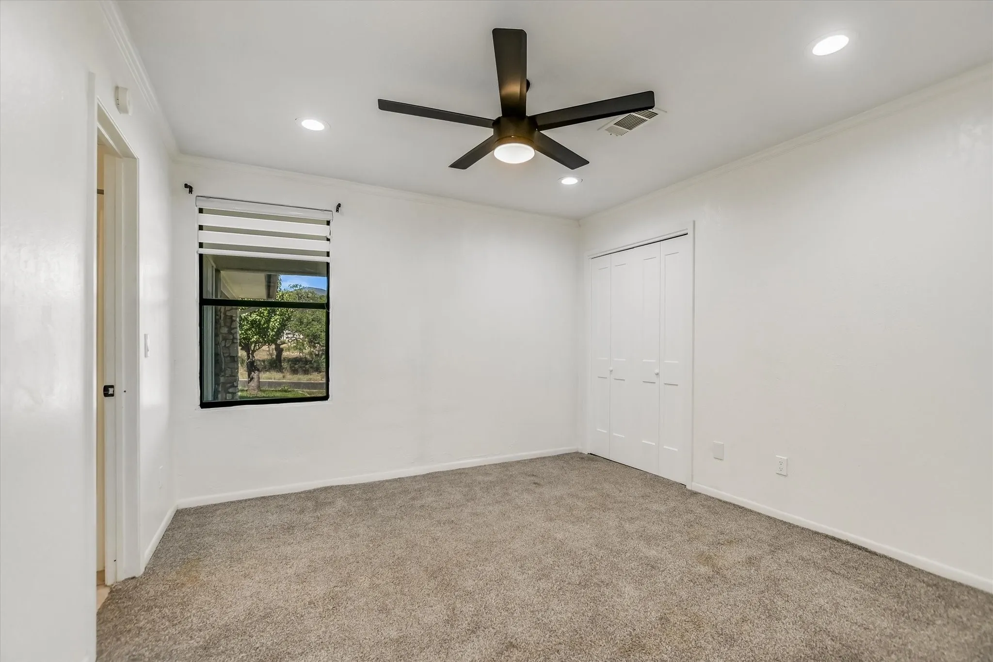 Single Family Residence For Sale in Llano County , 1103 Ute Road, Horseshoe Bay, Texas 78657, 3 Bedroom, 2 Bathroom, Garage spaces, 1,662 Sqft, built in 1977, mls#21407075, Real Estate Agent in Horseshoe Bay, Homes For Sale in Llano county, Homes For Sale in Horseshoe Bay, Realtor in Horseshoe Bay Texas, Real Estate Brokerage Independent Realty Texas, Luminita Cordes Realtor