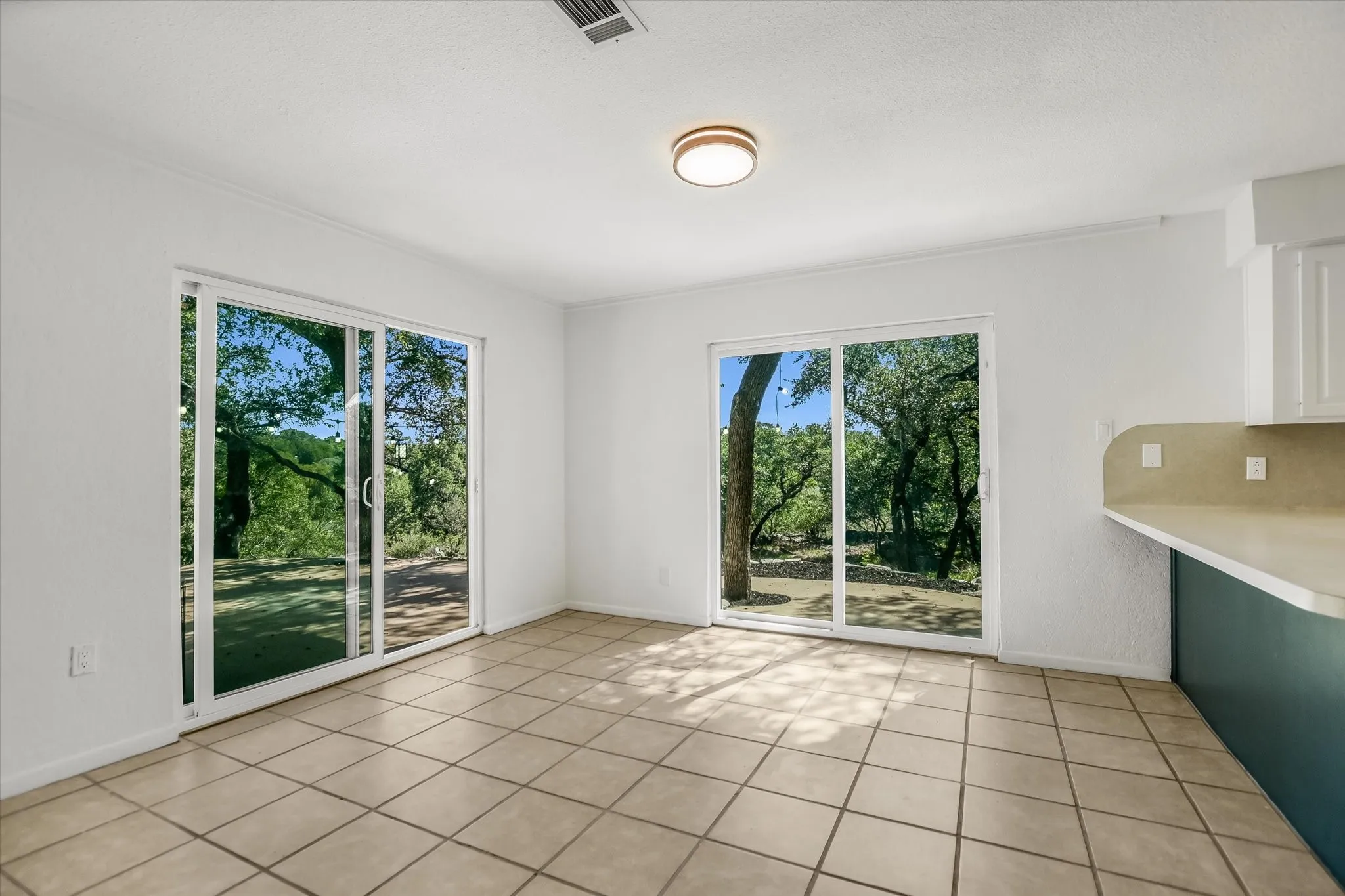 Single Family Residence For Sale in Llano County , 1103 Ute Road, Horseshoe Bay, Texas 78657, 3 Bedroom, 2 Bathroom, Garage spaces, 1,662 Sqft, built in 1977, mls#21407075, Real Estate Agent in Horseshoe Bay, Homes For Sale in Llano county, Homes For Sale in Horseshoe Bay, Realtor in Horseshoe Bay Texas, Real Estate Brokerage Independent Realty Texas, Luminita Cordes Realtor