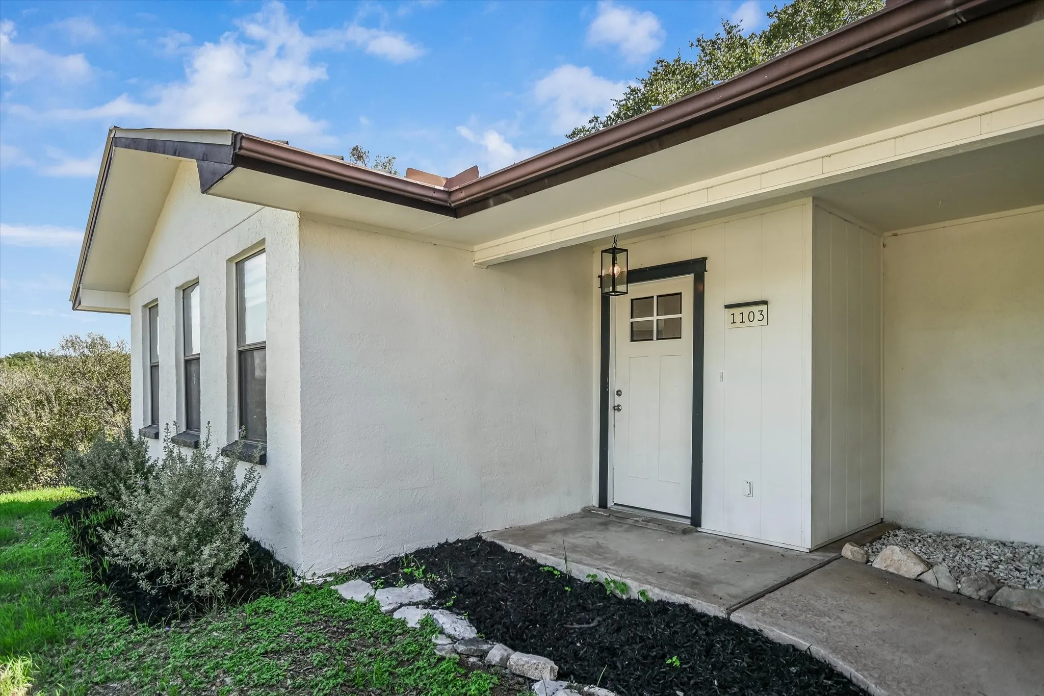 Single Family Residence For Sale in Llano County , 1103 Ute Road, Horseshoe Bay, Texas 78657, 3 Bedroom, 2 Bathroom, Garage spaces, 1,662 Sqft, built in 1977, mls#21407075, Real Estate Agent in Horseshoe Bay, Homes For Sale in Llano county, Homes For Sale in Horseshoe Bay, Realtor in Horseshoe Bay Texas, Real Estate Brokerage Independent Realty Texas, Luminita Cordes Realtor