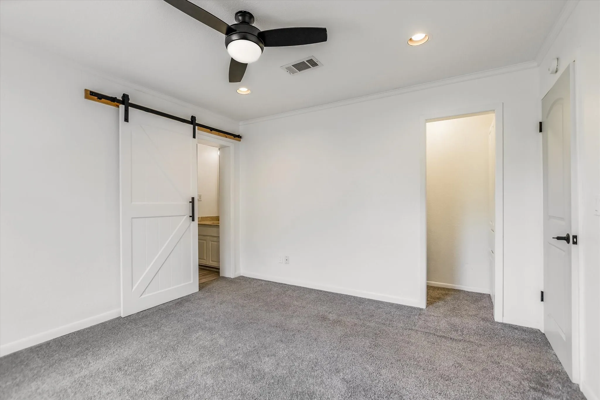 Single Family Residence For Sale in Llano County , 1103 Ute Road, Horseshoe Bay, Texas 78657, 3 Bedroom, 2 Bathroom, Garage spaces, 1,662 Sqft, built in 1977, mls#21407075, Real Estate Agent in Horseshoe Bay, Homes For Sale in Llano county, Homes For Sale in Horseshoe Bay, Realtor in Horseshoe Bay Texas, Real Estate Brokerage Independent Realty Texas, Luminita Cordes Realtor