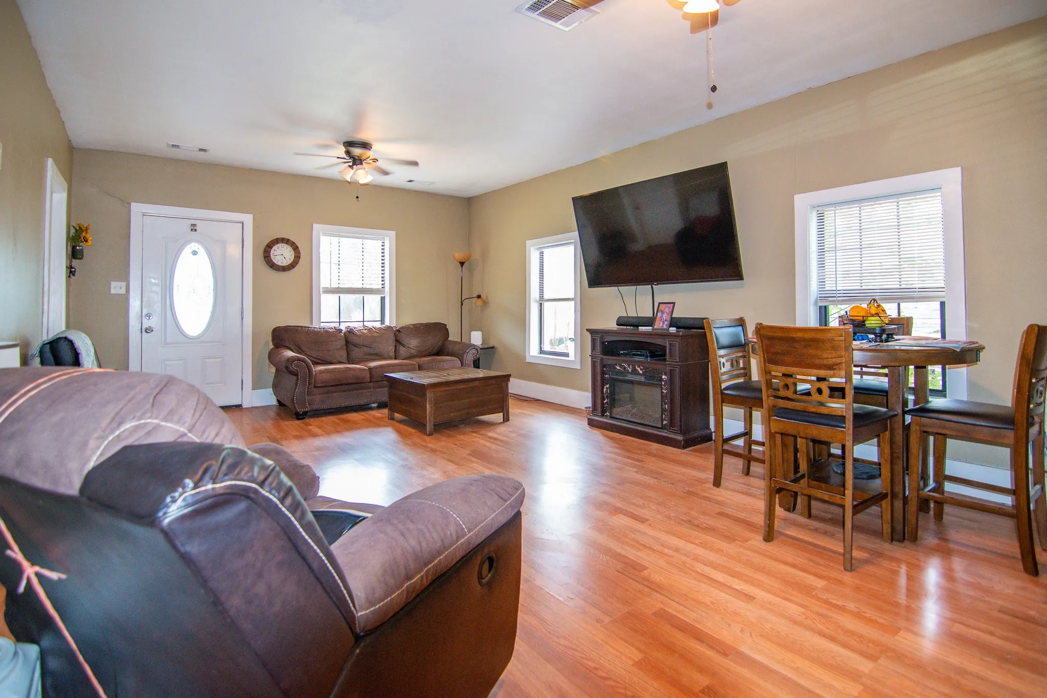 Single Family Residence For Sale in Brown County , 1808 8 1/2 Street, Brownwood, Texas 76801, 3 Bedroom, 2 Bathroom, Garage spaces, 1,076 Sqft, built in 0, mls#21410542, Real Estate Agent in Brownwood, Homes For Sale in Brown county, Homes For Sale in Brownwood, Realtor in Brownwood Texas, Real Estate Brokerage Independent Realty Texas, Luminita Cordes Realtor