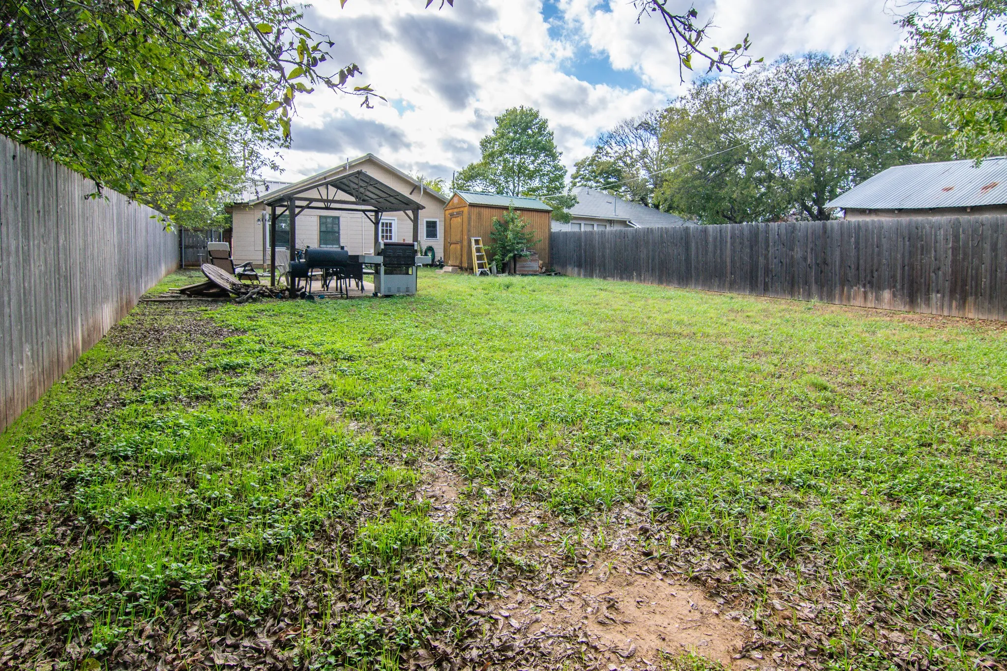 Single Family Residence For Sale in Brown County , 1808 8 1/2 Street, Brownwood, Texas 76801, 3 Bedroom, 2 Bathroom, Garage spaces, 1,076 Sqft, built in 0, mls#21410542, Real Estate Agent in Brownwood, Homes For Sale in Brown county, Homes For Sale in Brownwood, Realtor in Brownwood Texas, Real Estate Brokerage Independent Realty Texas, Luminita Cordes Realtor