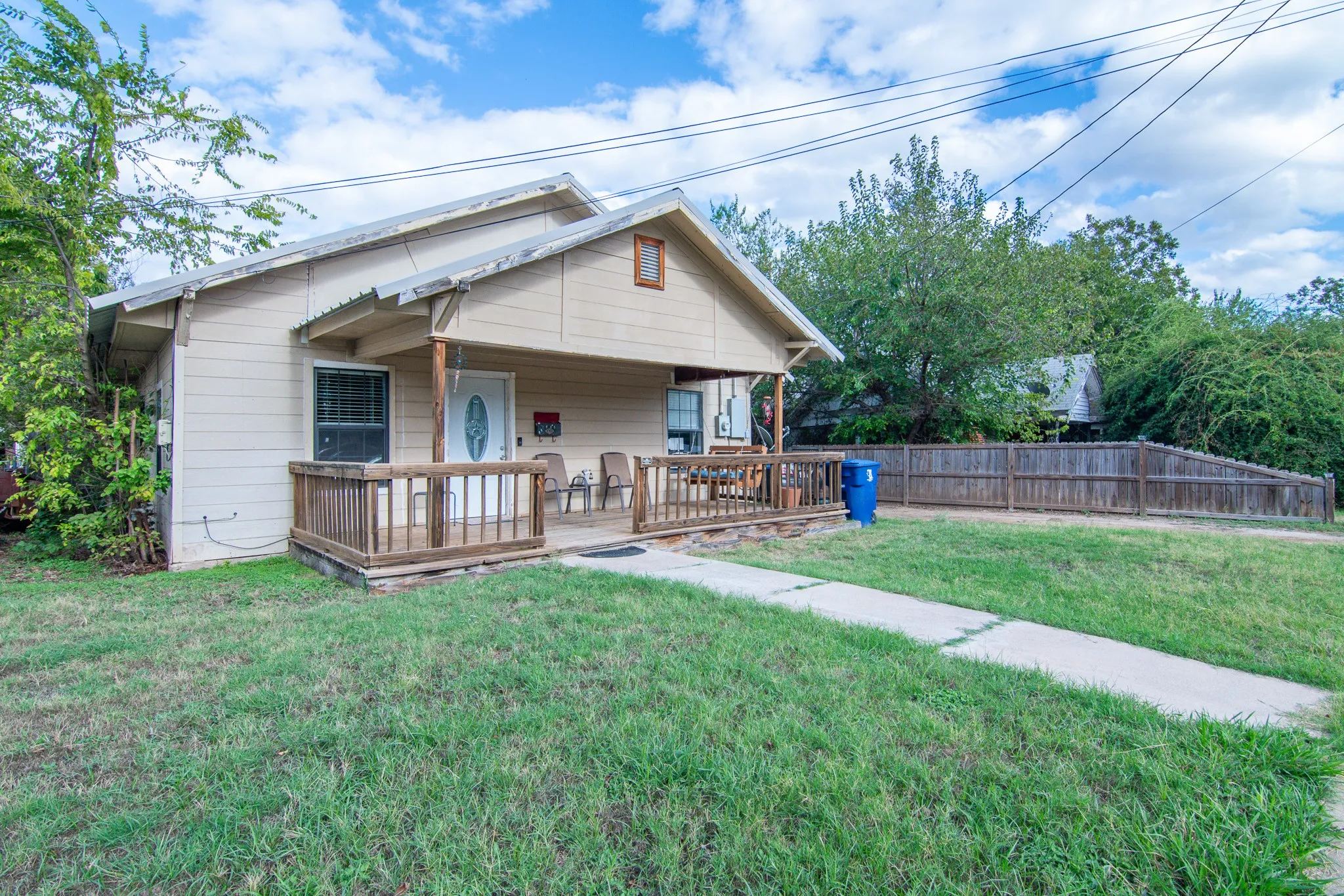 Single Family Residence For Sale in Brown County , 1808 8 1/2 Street, Brownwood, Texas 76801, 3 Bedroom, 2 Bathroom, Garage spaces, 1,076 Sqft, built in 0, mls#21410542, Real Estate Agent in Brownwood, Homes For Sale in Brown county, Homes For Sale in Brownwood, Realtor in Brownwood Texas, Real Estate Brokerage Independent Realty Texas, Luminita Cordes Realtor