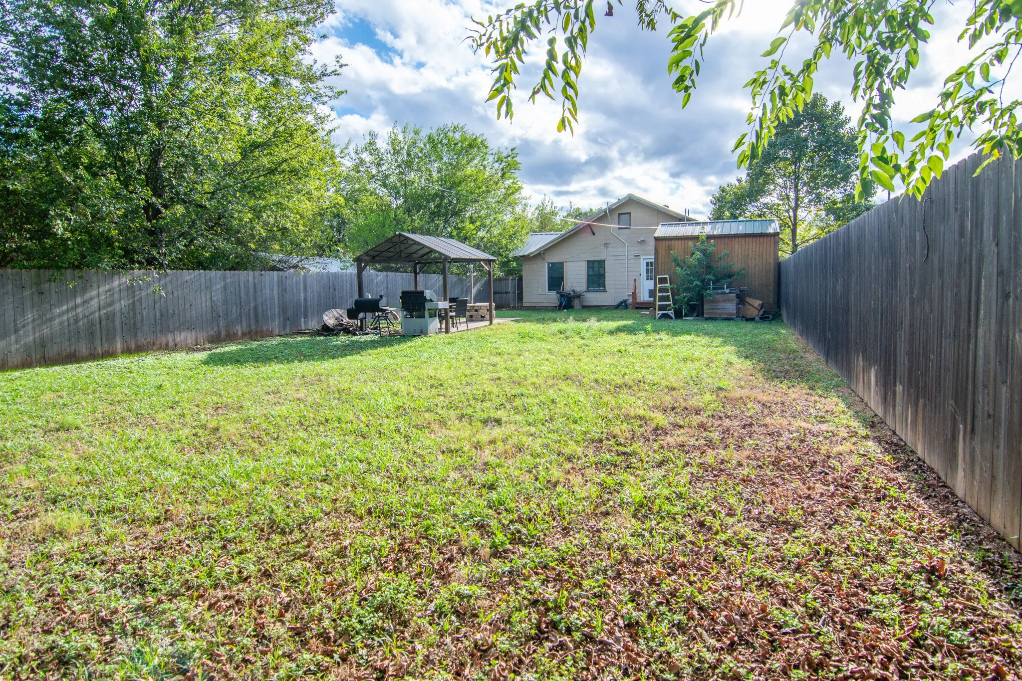 Single Family Residence For Sale in Brown County , 1808 8 1/2 Street, Brownwood, Texas 76801, 3 Bedroom, 2 Bathroom, Garage spaces, 1,076 Sqft, built in 0, mls#21410542, Real Estate Agent in Brownwood, Homes For Sale in Brown county, Homes For Sale in Brownwood, Realtor in Brownwood Texas, Real Estate Brokerage Independent Realty Texas, Luminita Cordes Realtor