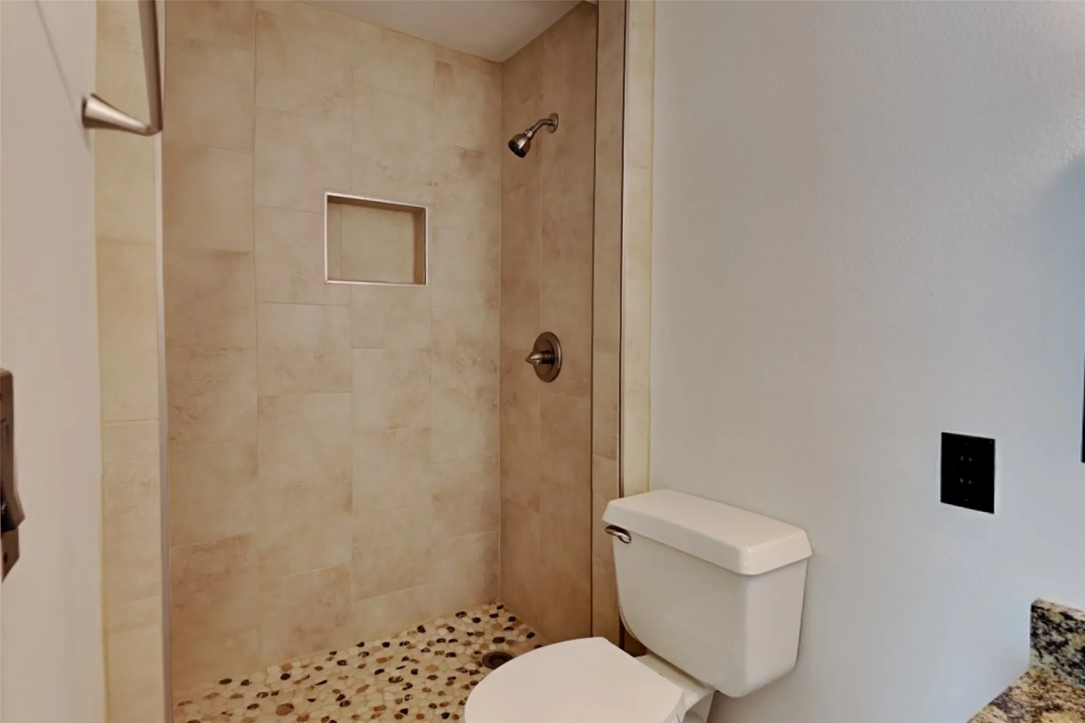 Single Family Residence For Rent in Tarrant County , 3604 Baldwin Avenue, Fort Worth, Texas 76110, 4 Bedroom, 2 Bathroom, Garage spaces, 1,302 Sqft, built in 1939, mls#21410567, Real Estate Agent in Fort Worth, Homes For Rent in Tarrant county, Homes For Rent in Fort Worth, Realtor in Fort Worth Texas, Real Estate Brokerage Independent Realty Texas, Luminita Cordes Realtor