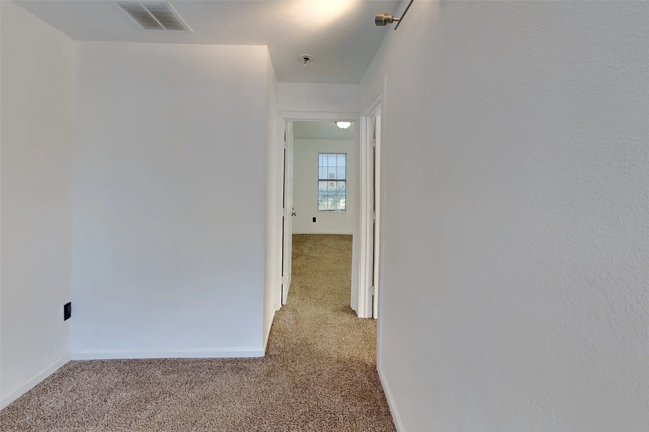 Single Family Residence For Rent in Tarrant County , 3604 Baldwin Avenue, Fort Worth, Texas 76110, 4 Bedroom, 2 Bathroom, Garage spaces, 1,302 Sqft, built in 1939, mls#21410567, Real Estate Agent in Fort Worth, Homes For Rent in Tarrant county, Homes For Rent in Fort Worth, Realtor in Fort Worth Texas, Real Estate Brokerage Independent Realty Texas, Luminita Cordes Realtor
