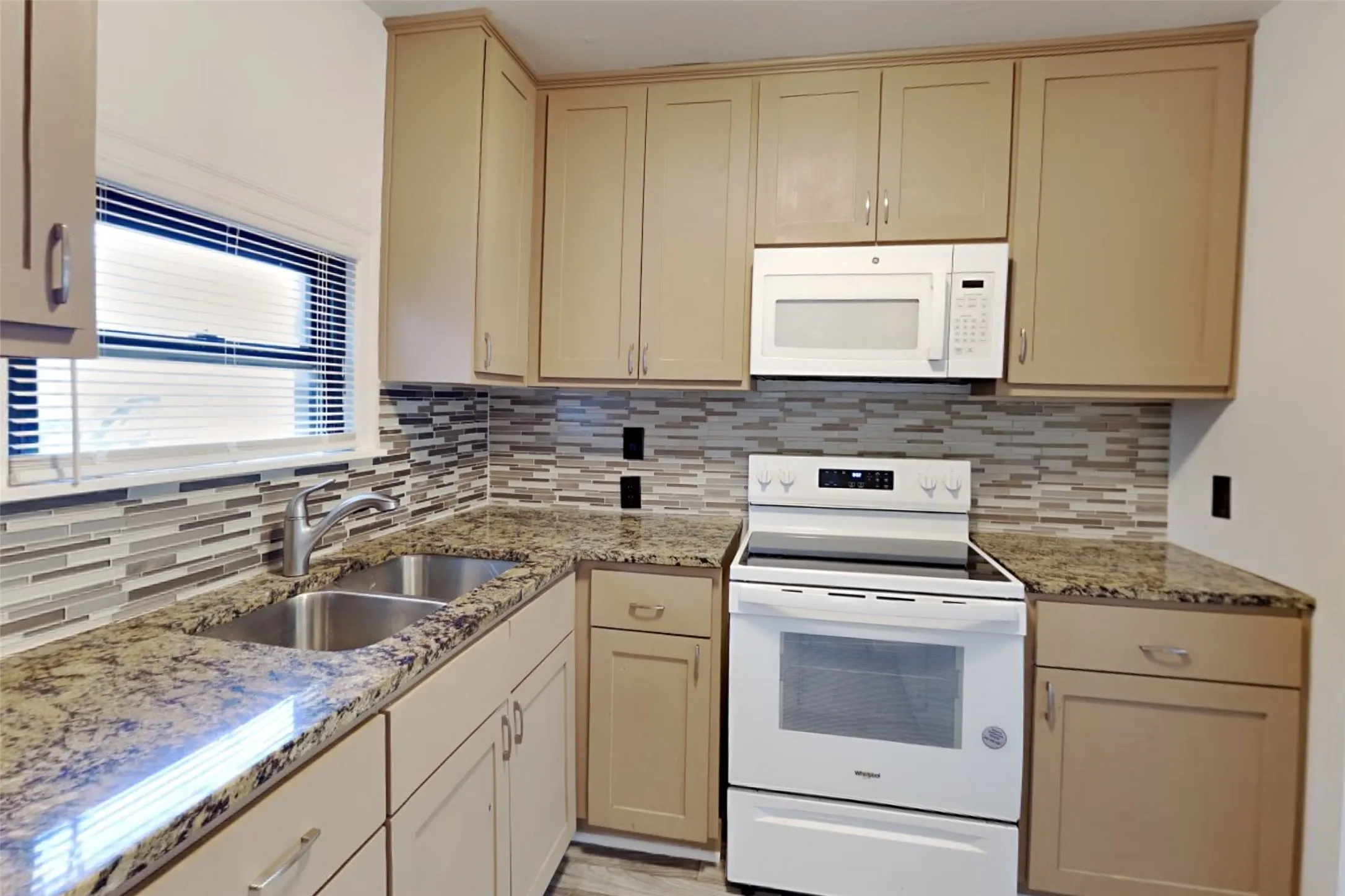 Single Family Residence For Rent in Tarrant County , 3604 Baldwin Avenue, Fort Worth, Texas 76110, 4 Bedroom, 2 Bathroom, Garage spaces, 1,302 Sqft, built in 1939, mls#21410567, Real Estate Agent in Fort Worth, Homes For Rent in Tarrant county, Homes For Rent in Fort Worth, Realtor in Fort Worth Texas, Real Estate Brokerage Independent Realty Texas, Luminita Cordes Realtor