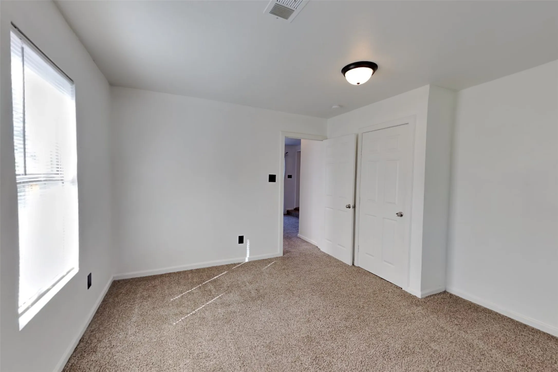 Single Family Residence For Rent in Tarrant County , 3604 Baldwin Avenue, Fort Worth, Texas 76110, 4 Bedroom, 2 Bathroom, Garage spaces, 1,302 Sqft, built in 1939, mls#21410567, Real Estate Agent in Fort Worth, Homes For Rent in Tarrant county, Homes For Rent in Fort Worth, Realtor in Fort Worth Texas, Real Estate Brokerage Independent Realty Texas, Luminita Cordes Realtor