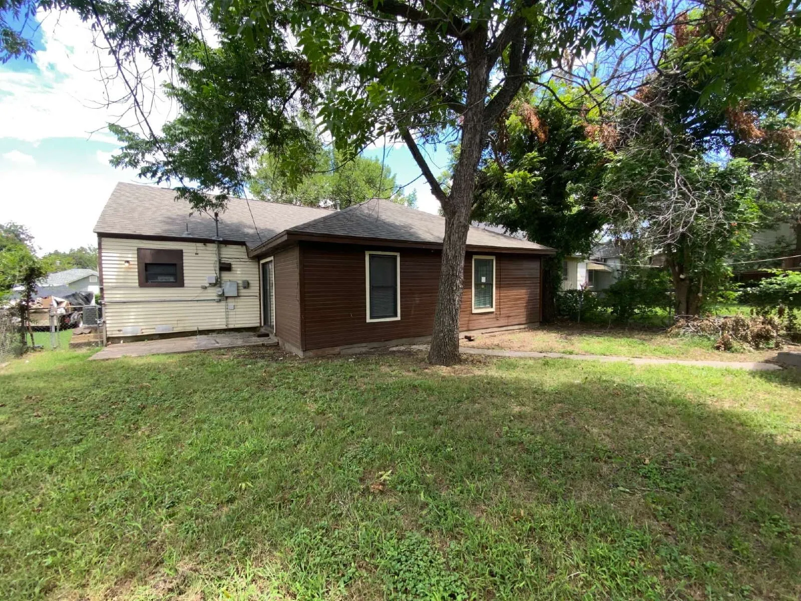 Single Family Residence For Rent in Tarrant County , 3604 Baldwin Avenue, Fort Worth, Texas 76110, 4 Bedroom, 2 Bathroom, Garage spaces, 1,302 Sqft, built in 1939, mls#21410567, Real Estate Agent in Fort Worth, Homes For Rent in Tarrant county, Homes For Rent in Fort Worth, Realtor in Fort Worth Texas, Real Estate Brokerage Independent Realty Texas, Luminita Cordes Realtor