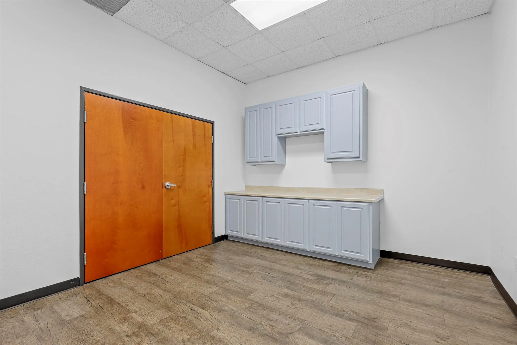 Office For Rent in Johnson County , 621 SW Johnson Avenue, Burleson, Texas 76028, 0, 0, Garage spaces, 0 Sqft, built in 2007, mls#21410573, Real Estate Agent in Burleson, Homes For Rent in Johnson county, Homes For Rent in Burleson, Realtor in Burleson Texas, Real Estate Brokerage Independent Realty Texas, Luminita Cordes Realtor