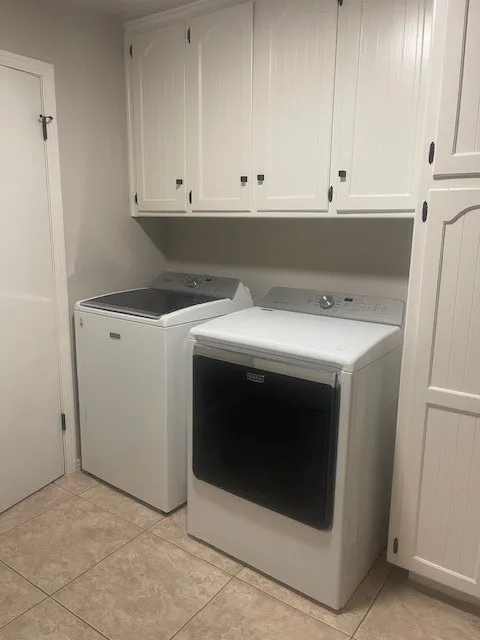 Single Family Residence For Sale in Hood County , 315 S Baker Street, Granbury, Texas 76048, 3 Bedroom, 2 Bathroom, 2 Garage spaces, 2,392 Sqft, built in 1978, mls#21410598, Real Estate Agent in Granbury, Homes For Sale in Hood county, Homes For Sale in Granbury, Realtor in Granbury Texas, Real Estate Brokerage Independent Realty Texas, Luminita Cordes Realtor