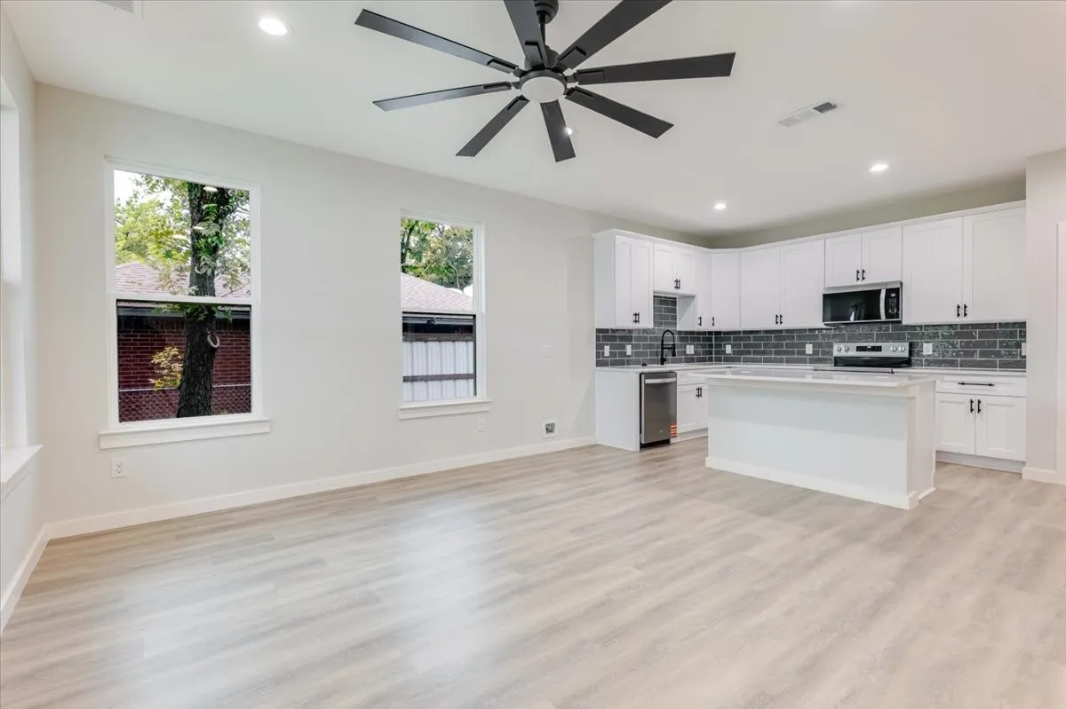 Single Family Residence For Sale in Wise County , 1400 N Business 287, Decatur, Texas 76234, 3 Bedroom, 2 Bathroom, 2 Garage spaces, 1,405 Sqft, built in 2026, mls#21410600, Real Estate Agent in Decatur, Homes For Sale in Wise county, Homes For Sale in Decatur, Realtor in Decatur Texas, Real Estate Brokerage Independent Realty Texas, Luminita Cordes Realtor