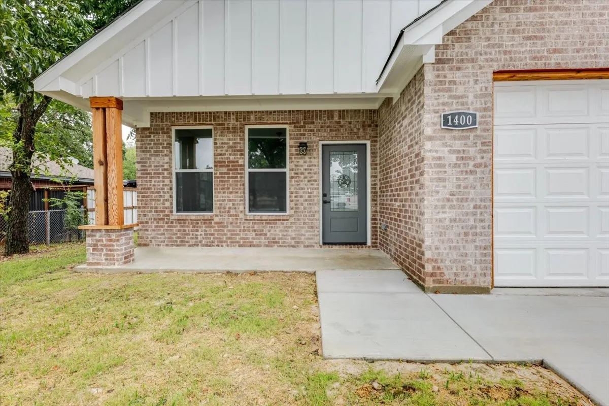 Single Family Residence For Sale in Wise County , 1400 N Business 287, Decatur, Texas 76234, 3 Bedroom, 2 Bathroom, 2 Garage spaces, 1,405 Sqft, built in 2026, mls#21410600, Real Estate Agent in Decatur, Homes For Sale in Wise county, Homes For Sale in Decatur, Realtor in Decatur Texas, Real Estate Brokerage Independent Realty Texas, Luminita Cordes Realtor