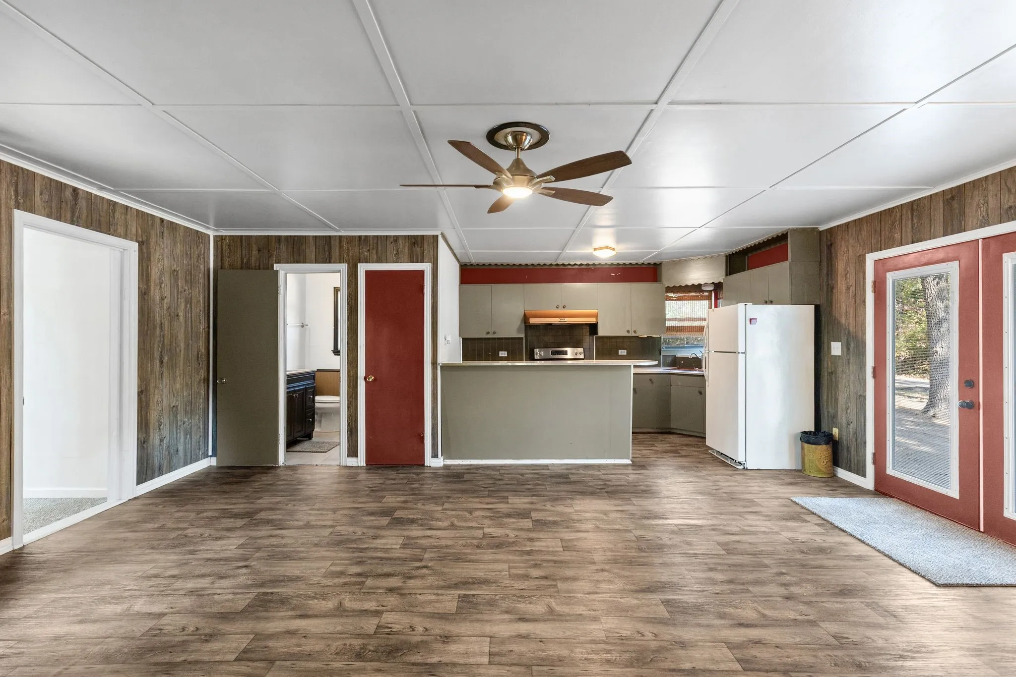 Single Family Residence For Sale in Hunt County , 7160 County Road 3516, Quinlan, Texas 75474, 2 Bedroom, 2 Bathroom, Garage spaces, 888 Sqft, built in 1971, mls#21402326, Real Estate Agent in Quinlan, Homes For Sale in Hunt county, Homes For Sale in Quinlan, Realtor in Quinlan Texas, Real Estate Brokerage Independent Realty Texas, Luminita Cordes Realtor