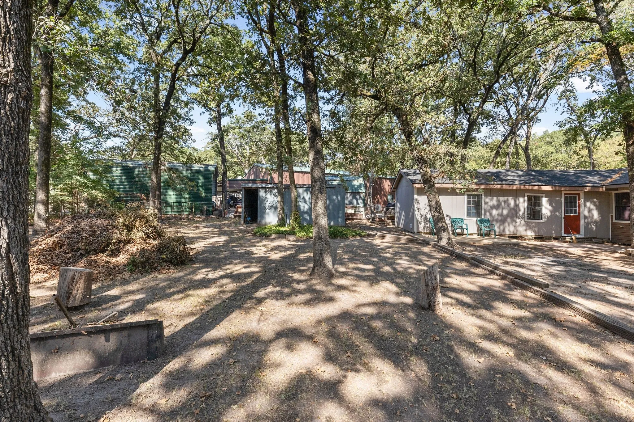 Single Family Residence For Sale in Hunt County , 7160 County Road 3516, Quinlan, Texas 75474, 2 Bedroom, 2 Bathroom, Garage spaces, 888 Sqft, built in 1971, mls#21402326, Real Estate Agent in Quinlan, Homes For Sale in Hunt county, Homes For Sale in Quinlan, Realtor in Quinlan Texas, Real Estate Brokerage Independent Realty Texas, Luminita Cordes Realtor