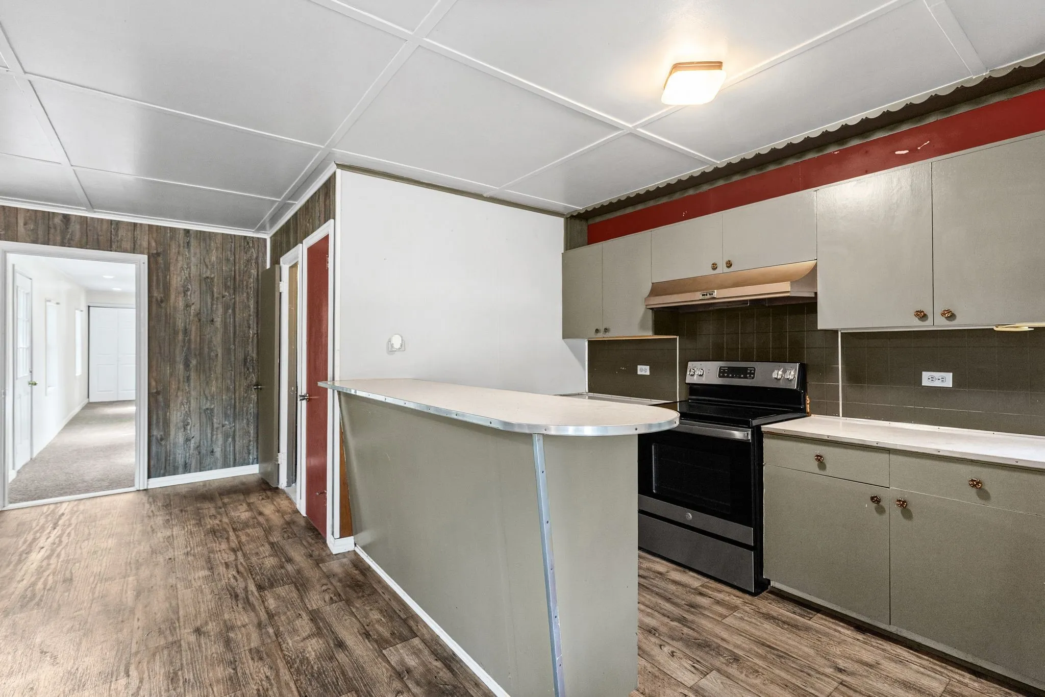 Single Family Residence For Sale in Hunt County , 7160 County Road 3516, Quinlan, Texas 75474, 2 Bedroom, 2 Bathroom, Garage spaces, 888 Sqft, built in 1971, mls#21402326, Real Estate Agent in Quinlan, Homes For Sale in Hunt county, Homes For Sale in Quinlan, Realtor in Quinlan Texas, Real Estate Brokerage Independent Realty Texas, Luminita Cordes Realtor