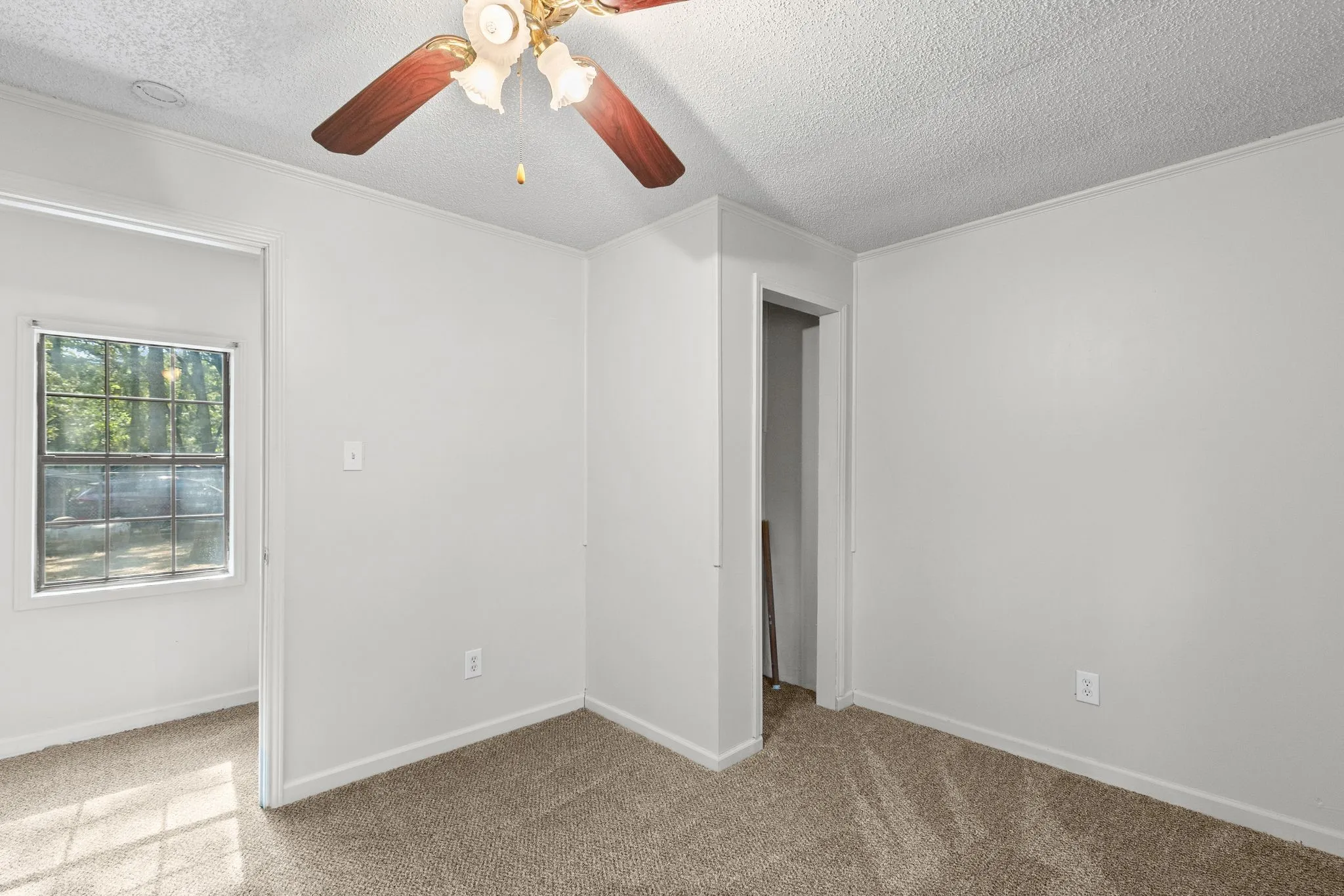 Single Family Residence For Sale in Hunt County , 7160 County Road 3516, Quinlan, Texas 75474, 2 Bedroom, 2 Bathroom, Garage spaces, 888 Sqft, built in 1971, mls#21402326, Real Estate Agent in Quinlan, Homes For Sale in Hunt county, Homes For Sale in Quinlan, Realtor in Quinlan Texas, Real Estate Brokerage Independent Realty Texas, Luminita Cordes Realtor