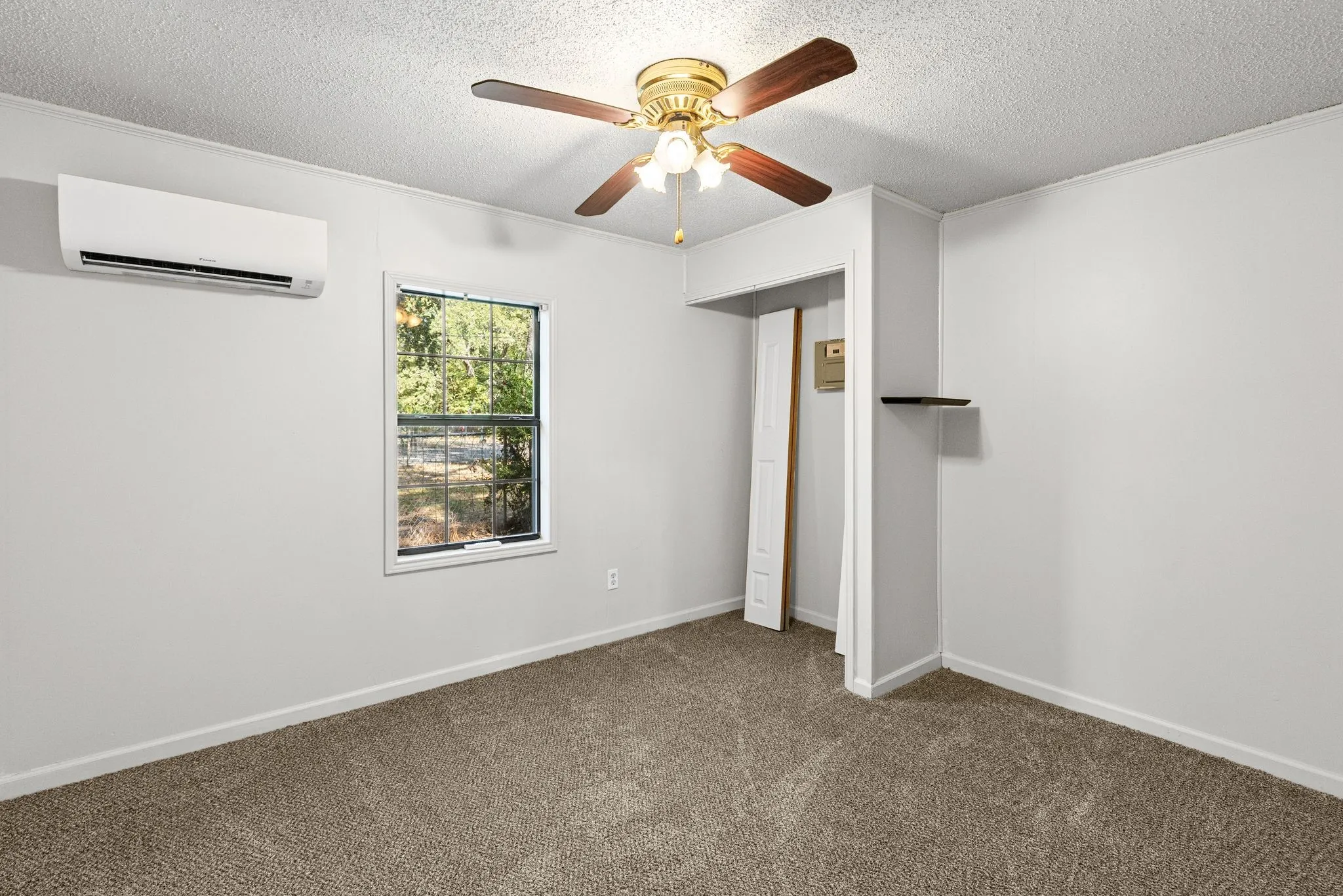 Single Family Residence For Sale in Hunt County , 7160 County Road 3516, Quinlan, Texas 75474, 2 Bedroom, 2 Bathroom, Garage spaces, 888 Sqft, built in 1971, mls#21402326, Real Estate Agent in Quinlan, Homes For Sale in Hunt county, Homes For Sale in Quinlan, Realtor in Quinlan Texas, Real Estate Brokerage Independent Realty Texas, Luminita Cordes Realtor