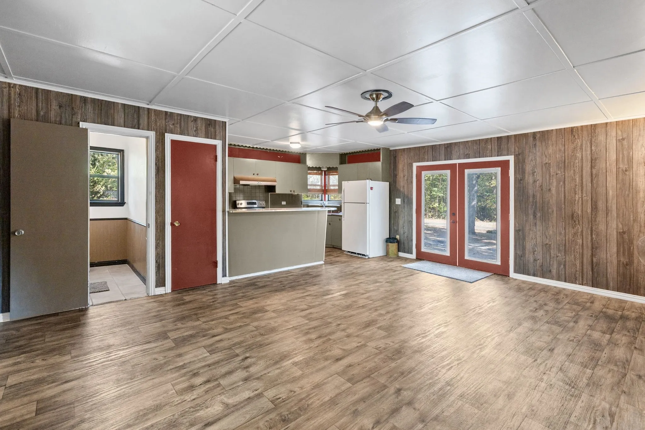 Single Family Residence For Sale in Hunt County , 7160 County Road 3516, Quinlan, Texas 75474, 2 Bedroom, 2 Bathroom, Garage spaces, 888 Sqft, built in 1971, mls#21402326, Real Estate Agent in Quinlan, Homes For Sale in Hunt county, Homes For Sale in Quinlan, Realtor in Quinlan Texas, Real Estate Brokerage Independent Realty Texas, Luminita Cordes Realtor