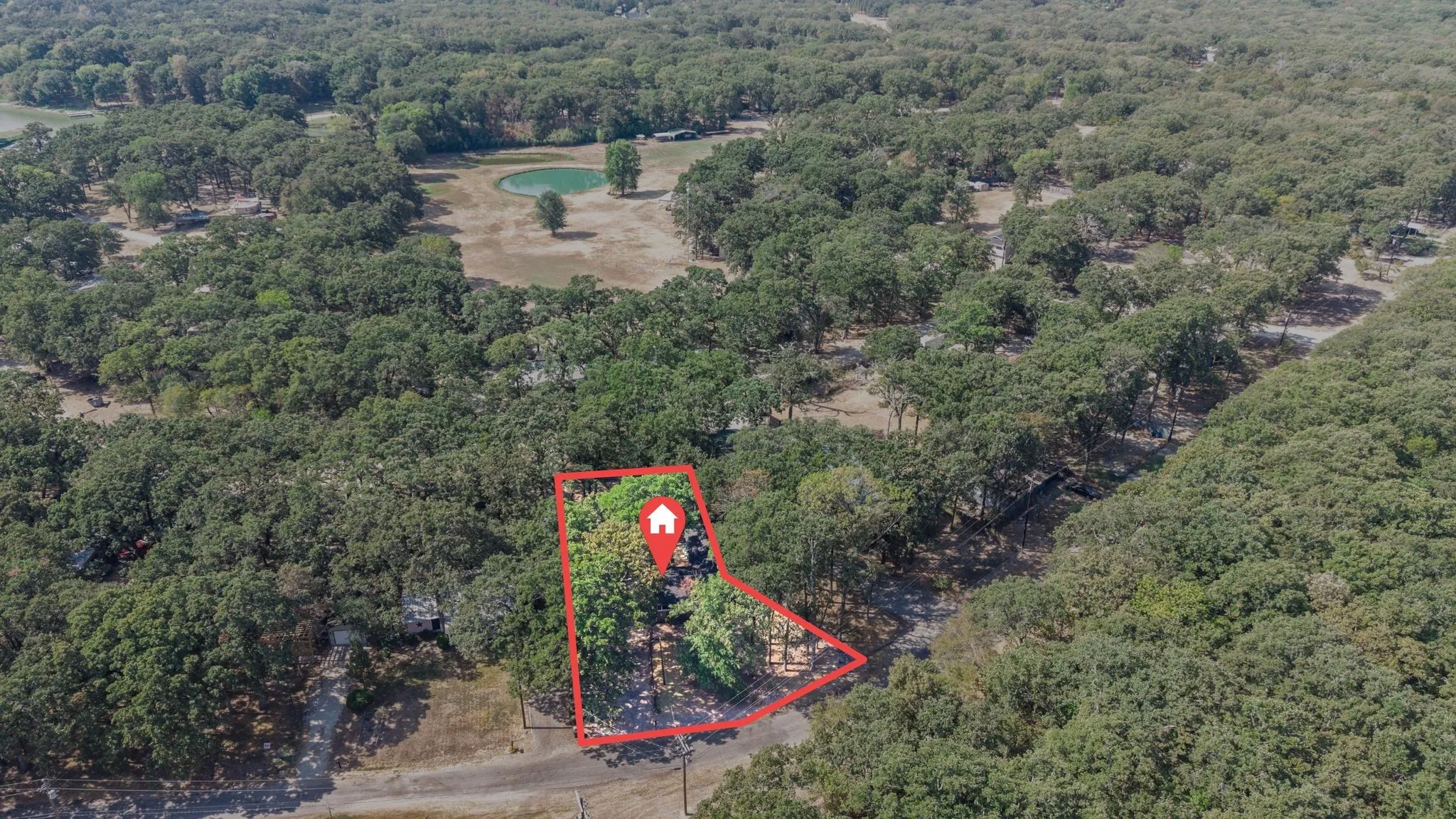Single Family Residence For Sale in Hunt County , 7160 County Road 3516, Quinlan, Texas 75474, 2 Bedroom, 2 Bathroom, Garage spaces, 888 Sqft, built in 1971, mls#21402326, Real Estate Agent in Quinlan, Homes For Sale in Hunt county, Homes For Sale in Quinlan, Realtor in Quinlan Texas, Real Estate Brokerage Independent Realty Texas, Luminita Cordes Realtor