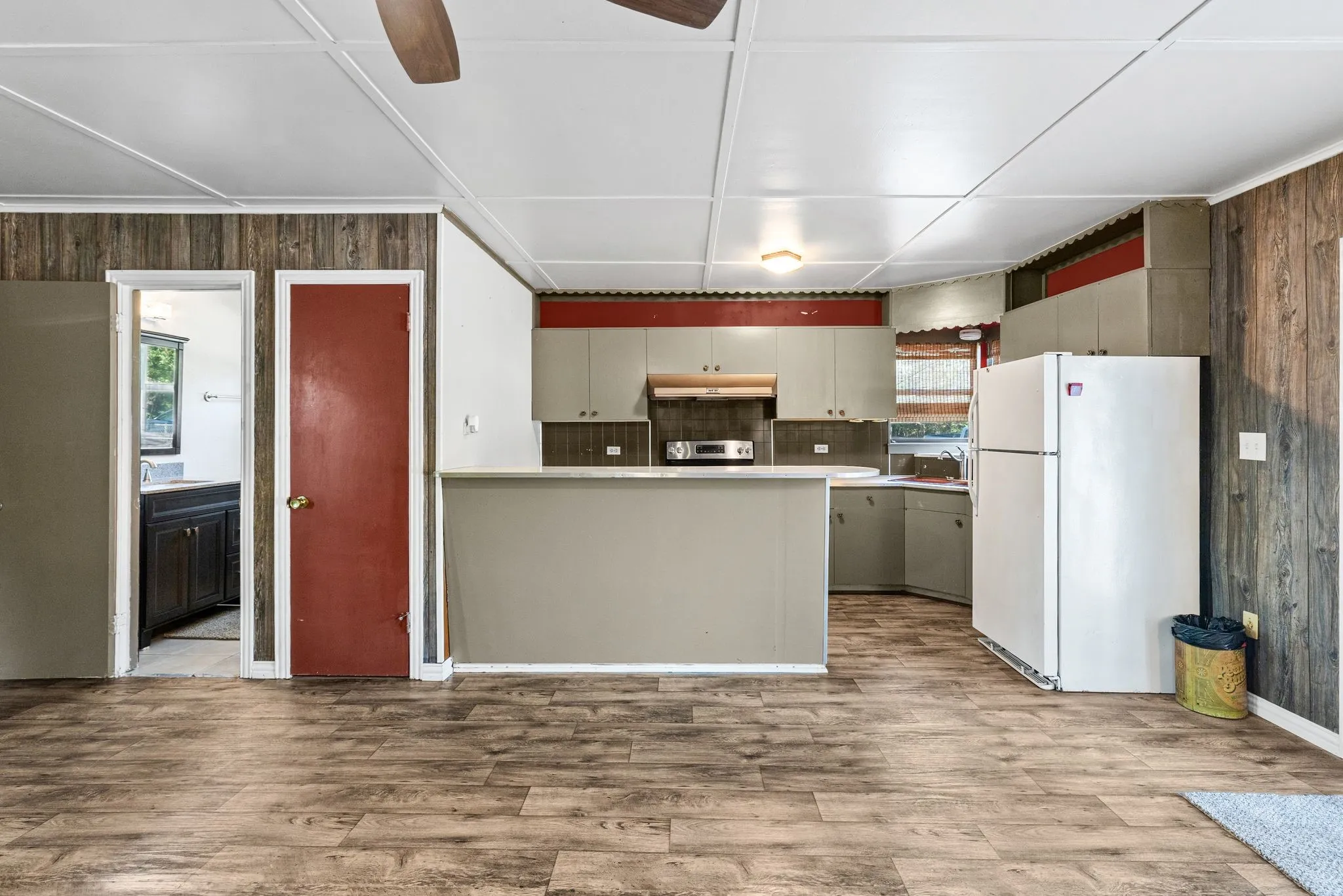 Single Family Residence For Sale in Hunt County , 7160 County Road 3516, Quinlan, Texas 75474, 2 Bedroom, 2 Bathroom, Garage spaces, 888 Sqft, built in 1971, mls#21402326, Real Estate Agent in Quinlan, Homes For Sale in Hunt county, Homes For Sale in Quinlan, Realtor in Quinlan Texas, Real Estate Brokerage Independent Realty Texas, Luminita Cordes Realtor