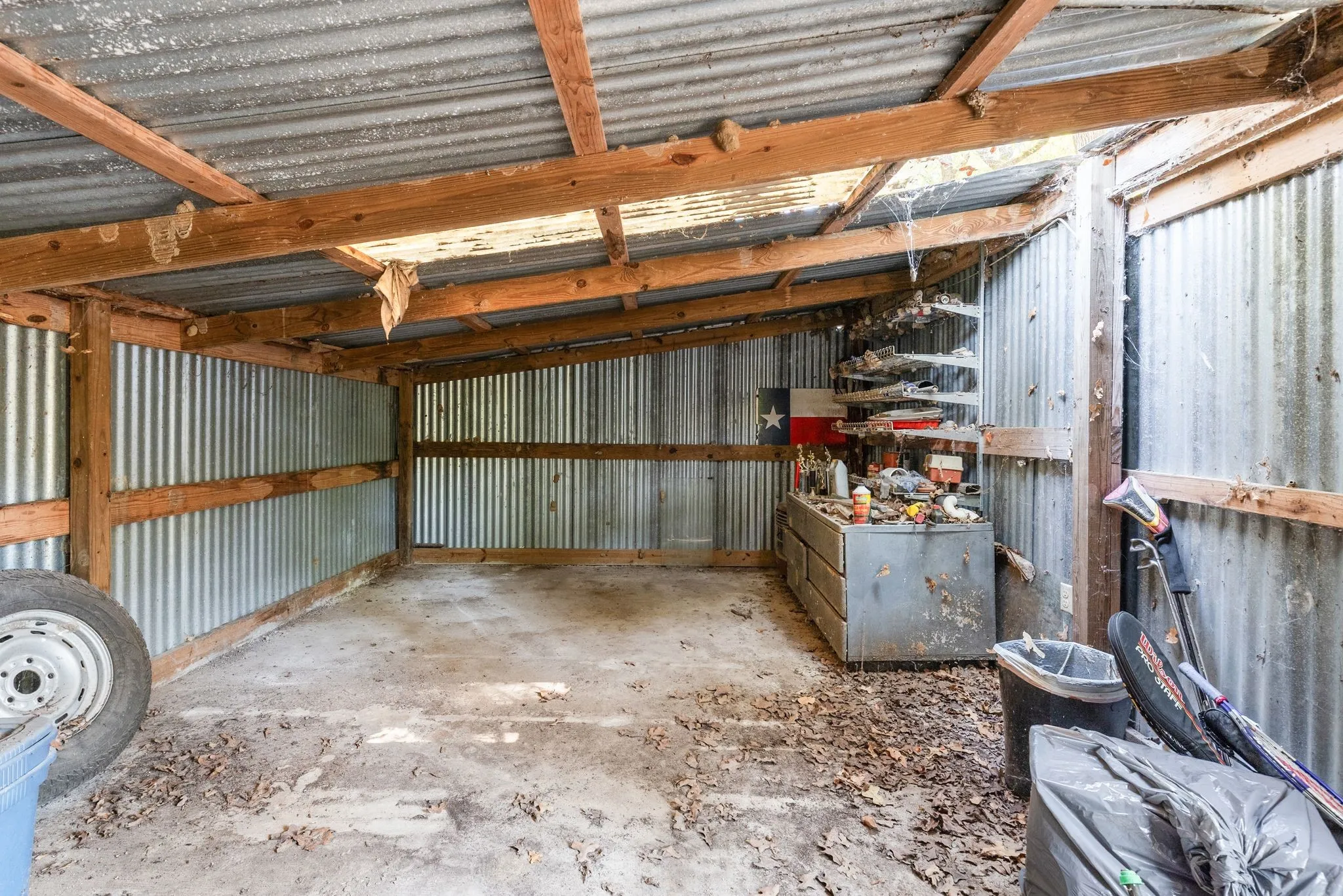 Single Family Residence For Sale in Hunt County , 7160 County Road 3516, Quinlan, Texas 75474, 2 Bedroom, 2 Bathroom, Garage spaces, 888 Sqft, built in 1971, mls#21402326, Real Estate Agent in Quinlan, Homes For Sale in Hunt county, Homes For Sale in Quinlan, Realtor in Quinlan Texas, Real Estate Brokerage Independent Realty Texas, Luminita Cordes Realtor