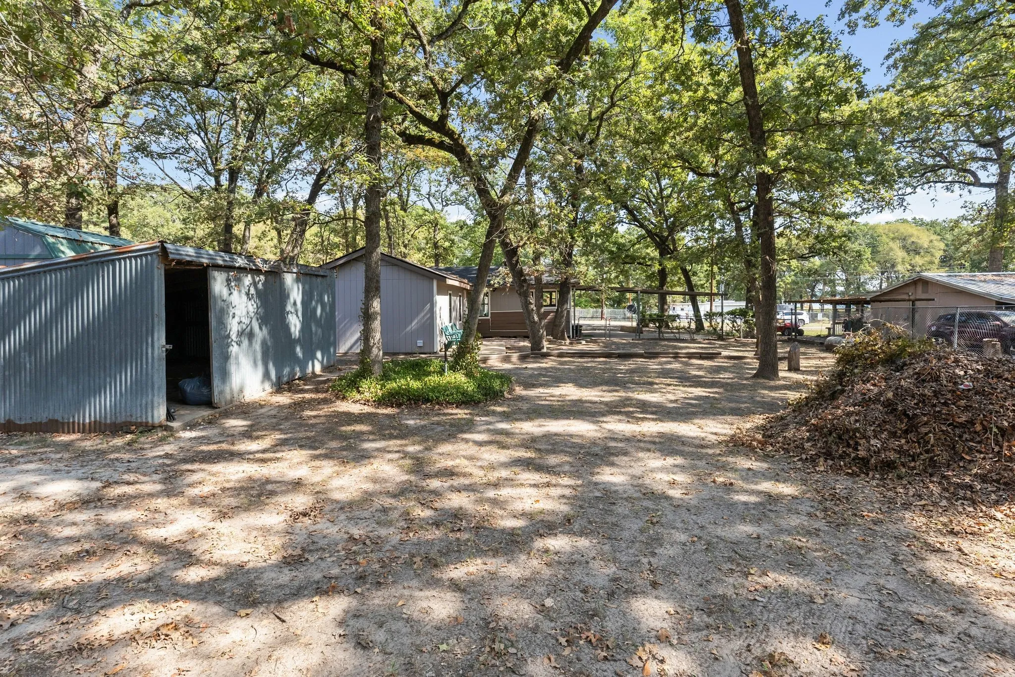 Single Family Residence For Sale in Hunt County , 7160 County Road 3516, Quinlan, Texas 75474, 2 Bedroom, 2 Bathroom, Garage spaces, 888 Sqft, built in 1971, mls#21402326, Real Estate Agent in Quinlan, Homes For Sale in Hunt county, Homes For Sale in Quinlan, Realtor in Quinlan Texas, Real Estate Brokerage Independent Realty Texas, Luminita Cordes Realtor