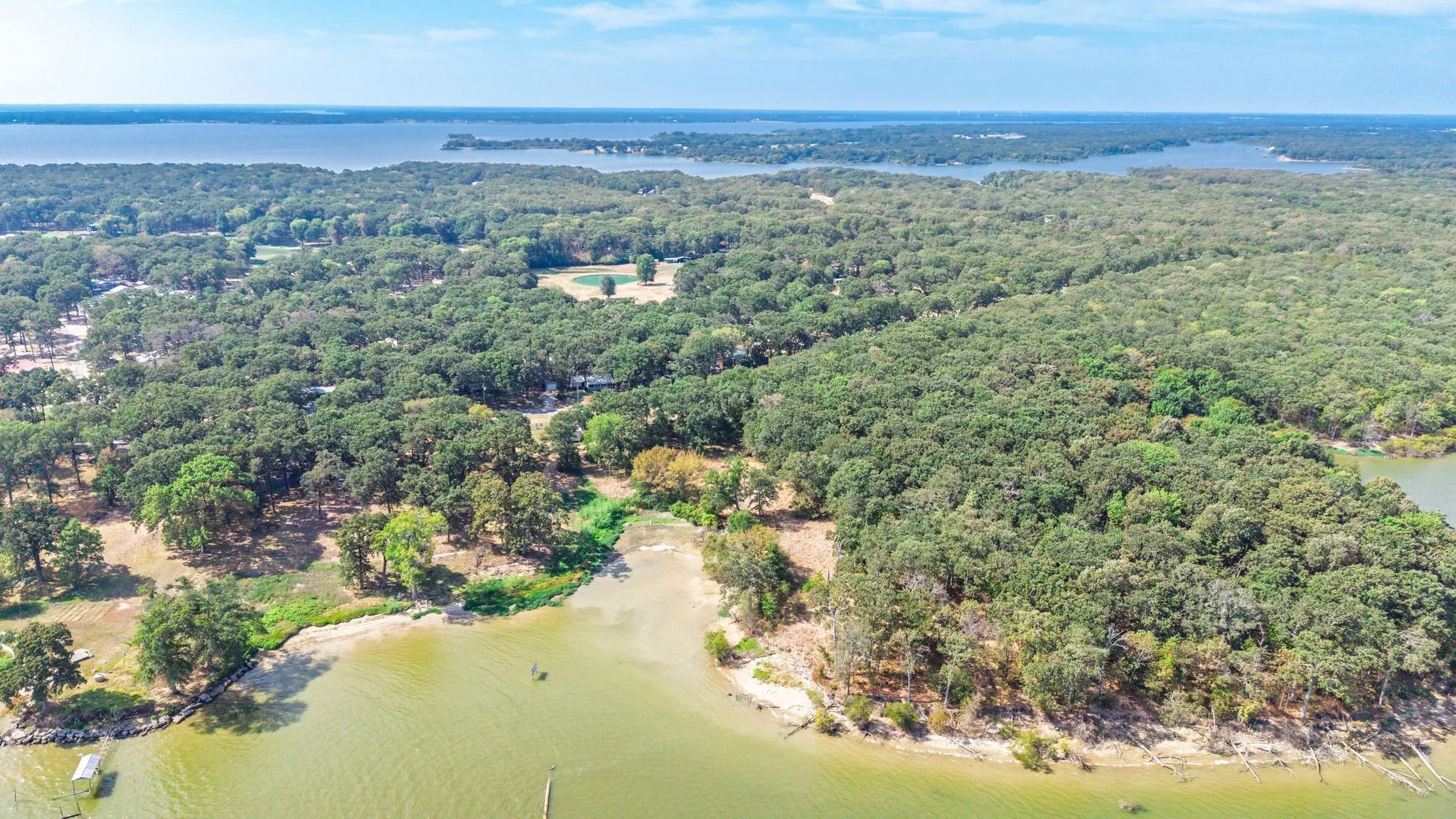 Single Family Residence For Sale in Hunt County , 7160 County Road 3516, Quinlan, Texas 75474, 2 Bedroom, 2 Bathroom, Garage spaces, 888 Sqft, built in 1971, mls#21402326, Real Estate Agent in Quinlan, Homes For Sale in Hunt county, Homes For Sale in Quinlan, Realtor in Quinlan Texas, Real Estate Brokerage Independent Realty Texas, Luminita Cordes Realtor