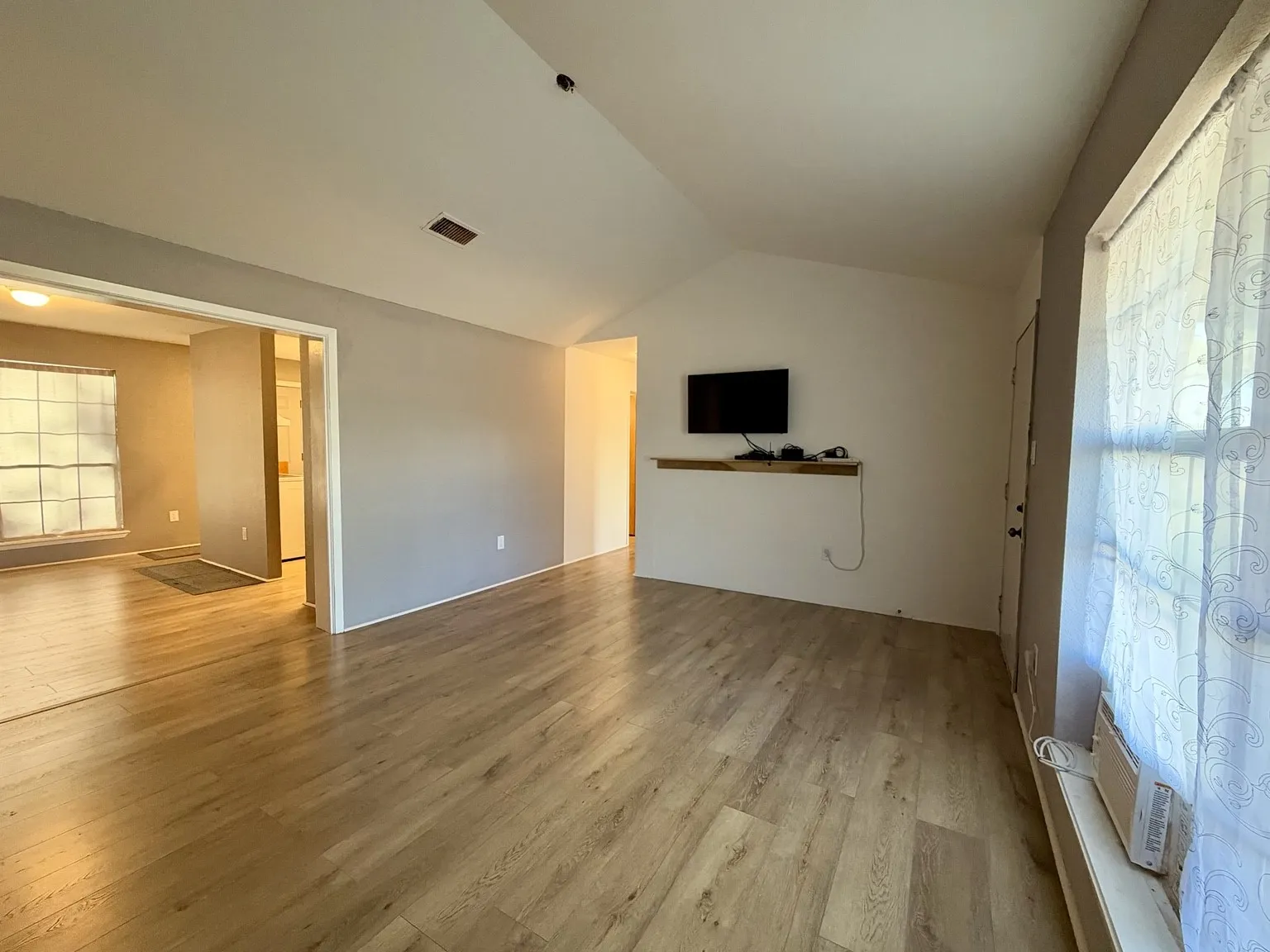 Single Family Residence For Sale in Jones County , 2740 County Road 320, Abilene, Texas 79601, 3 Bedroom, 2 Bathroom, Garage spaces, 1,242 Sqft, built in 1982, mls#21409265, Real Estate Agent in Abilene, Homes For Sale in Jones county, Homes For Sale in Abilene, Realtor in Abilene Texas, Real Estate Brokerage Independent Realty Texas, Luminita Cordes Realtor