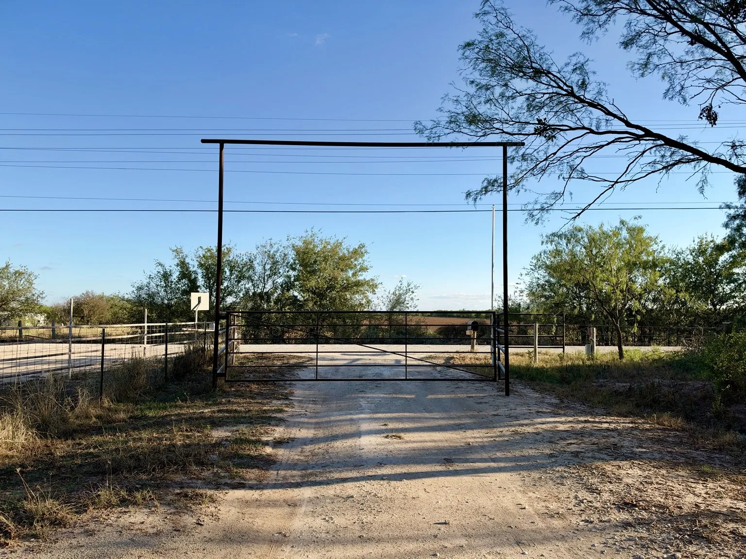 Single Family Residence For Sale in Jones County , 2740 County Road 320, Abilene, Texas 79601, 3 Bedroom, 2 Bathroom, Garage spaces, 1,242 Sqft, built in 1982, mls#21409265, Real Estate Agent in Abilene, Homes For Sale in Jones county, Homes For Sale in Abilene, Realtor in Abilene Texas, Real Estate Brokerage Independent Realty Texas, Luminita Cordes Realtor