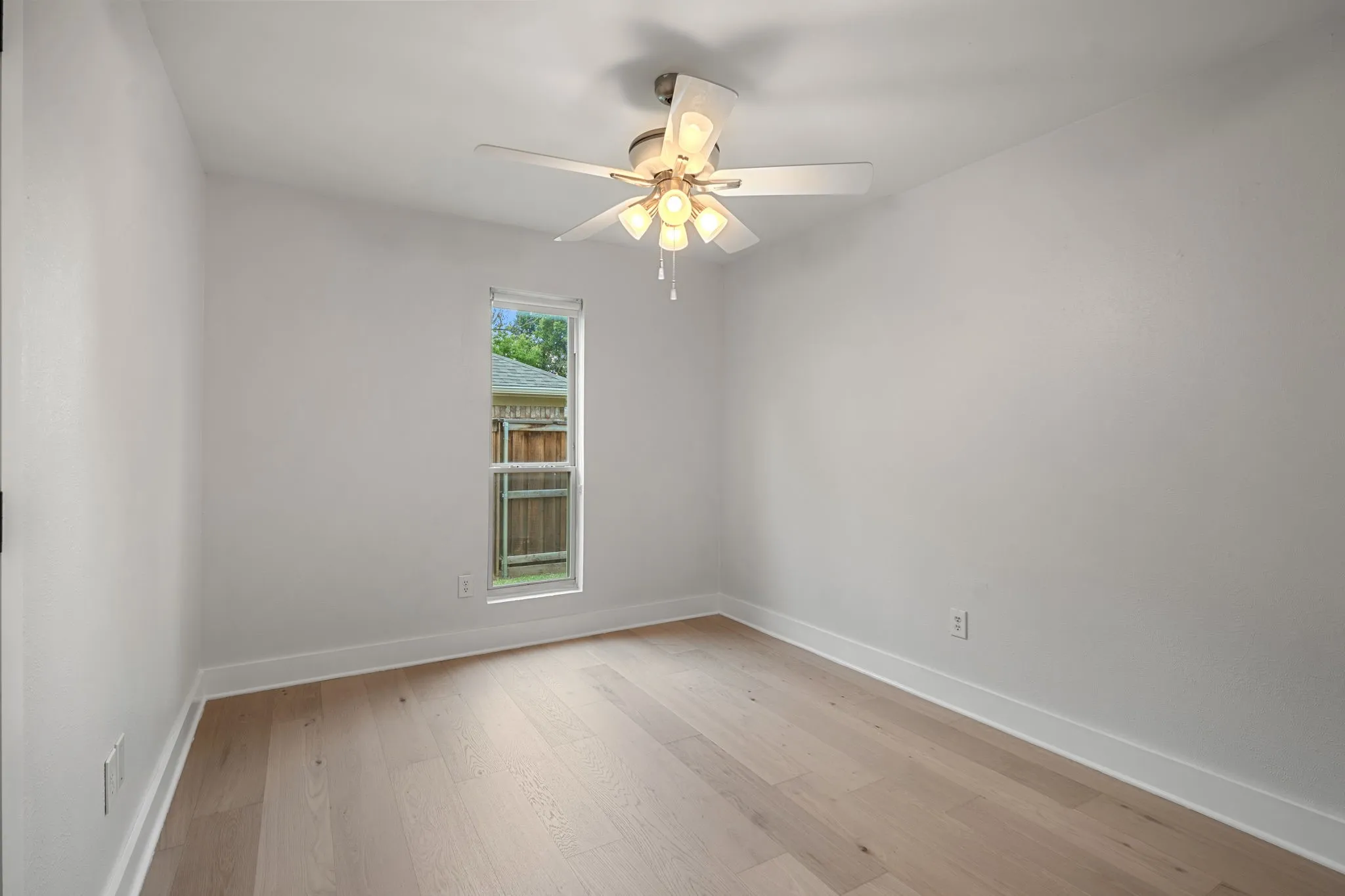 Single Family Residence For Sale in Collin County , 4541 Hartford Drive, Plano, Texas 75093, 3 Bedroom, 2 Bathroom, 2 Garage spaces, 1,738 Sqft, built in 1979, mls#21392198, Real Estate Agent in Plano, Homes For Sale in Collin county, Homes For Sale in Plano, Realtor in Plano Texas, Real Estate Brokerage Independent Realty Texas, Luminita Cordes Realtor