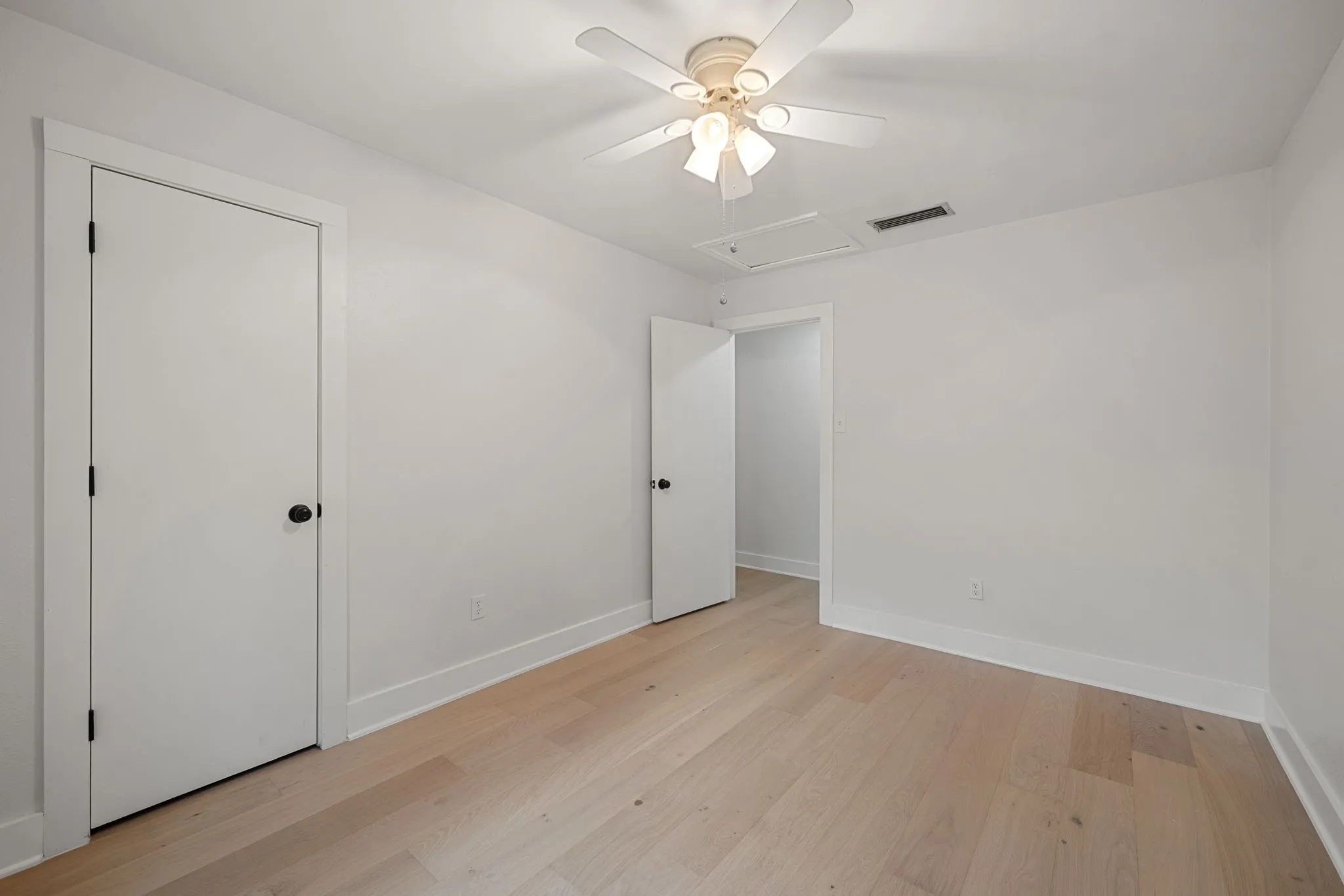 Single Family Residence For Sale in Collin County , 4541 Hartford Drive, Plano, Texas 75093, 3 Bedroom, 2 Bathroom, 2 Garage spaces, 1,738 Sqft, built in 1979, mls#21392198, Real Estate Agent in Plano, Homes For Sale in Collin county, Homes For Sale in Plano, Realtor in Plano Texas, Real Estate Brokerage Independent Realty Texas, Luminita Cordes Realtor