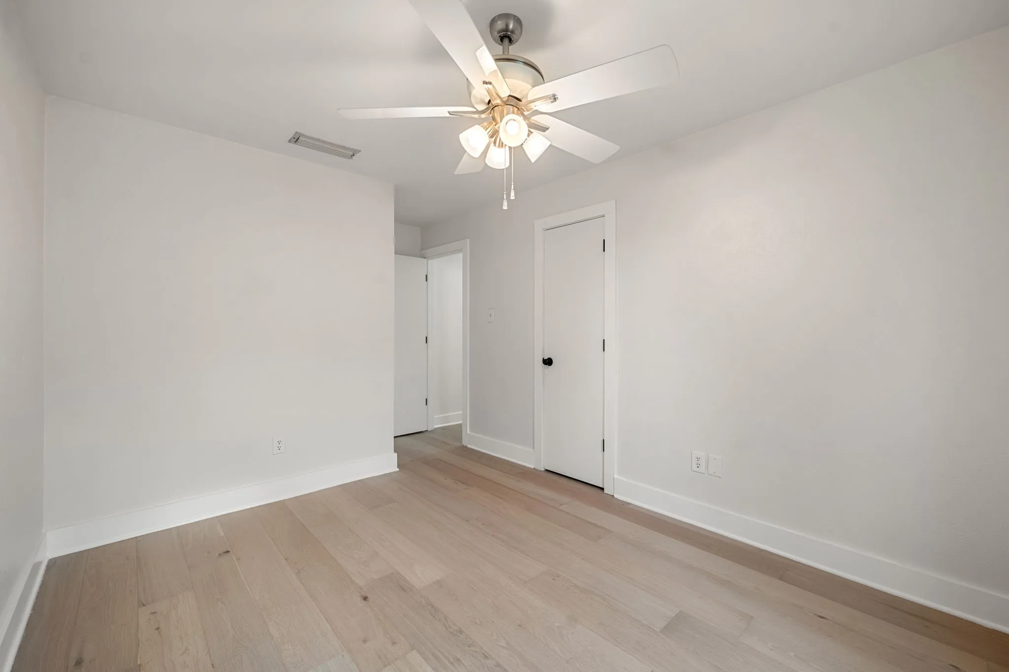 Single Family Residence For Sale in Collin County , 4541 Hartford Drive, Plano, Texas 75093, 3 Bedroom, 2 Bathroom, 2 Garage spaces, 1,738 Sqft, built in 1979, mls#21392198, Real Estate Agent in Plano, Homes For Sale in Collin county, Homes For Sale in Plano, Realtor in Plano Texas, Real Estate Brokerage Independent Realty Texas, Luminita Cordes Realtor