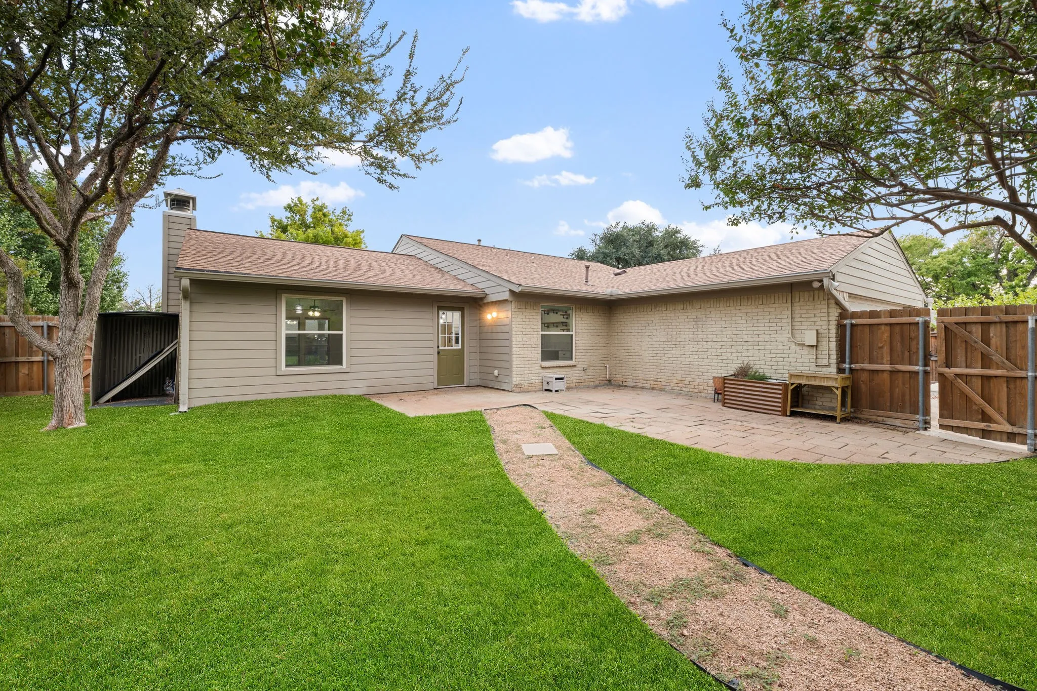 Single Family Residence For Sale in Collin County , 4541 Hartford Drive, Plano, Texas 75093, 3 Bedroom, 2 Bathroom, 2 Garage spaces, 1,738 Sqft, built in 1979, mls#21392198, Real Estate Agent in Plano, Homes For Sale in Collin county, Homes For Sale in Plano, Realtor in Plano Texas, Real Estate Brokerage Independent Realty Texas, Luminita Cordes Realtor