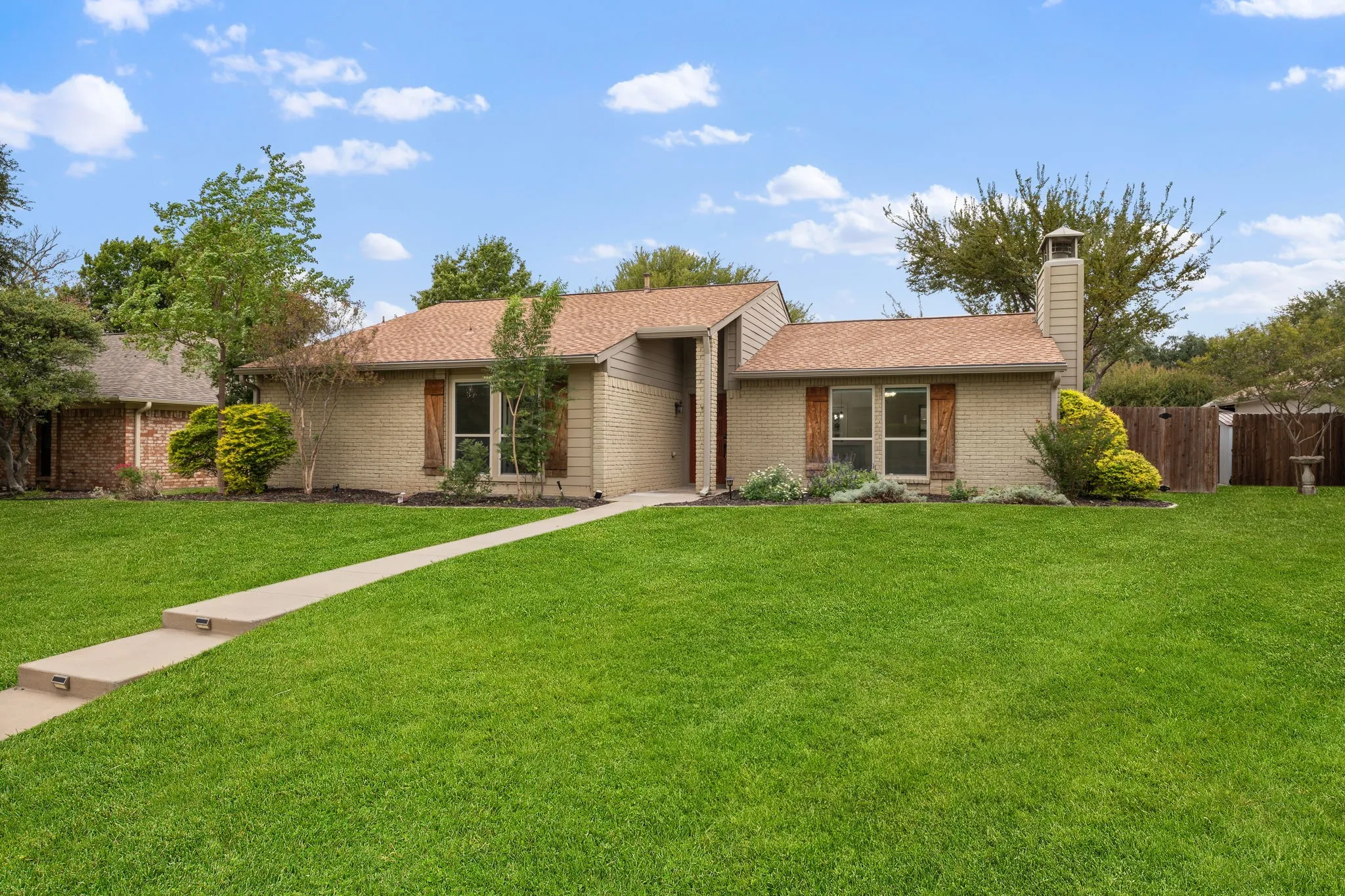 Single Family Residence For Sale in Collin County , 4541 Hartford Drive, Plano, Texas 75093, 3 Bedroom, 2 Bathroom, 2 Garage spaces, 1,738 Sqft, built in 1979, mls#21392198, Real Estate Agent in Plano, Homes For Sale in Collin county, Homes For Sale in Plano, Realtor in Plano Texas, Real Estate Brokerage Independent Realty Texas, Luminita Cordes Realtor