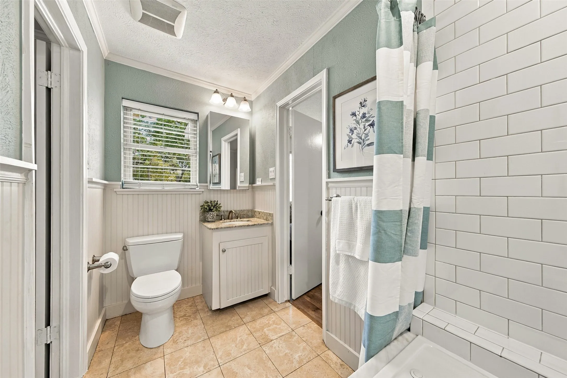 Single Family Residence For Sale in Dallas County , 8311 Baumgarten Drive, Dallas, Texas 75228, 3 Bedroom, 2 Bathroom, 2 Garage spaces, 2,184 Sqft, built in 1964, mls#21397170, Real Estate Agent in Dallas, Homes For Sale in Dallas county, Homes For Sale in Dallas, Realtor in Dallas Texas, Real Estate Brokerage Independent Realty Texas, Luminita Cordes Realtor