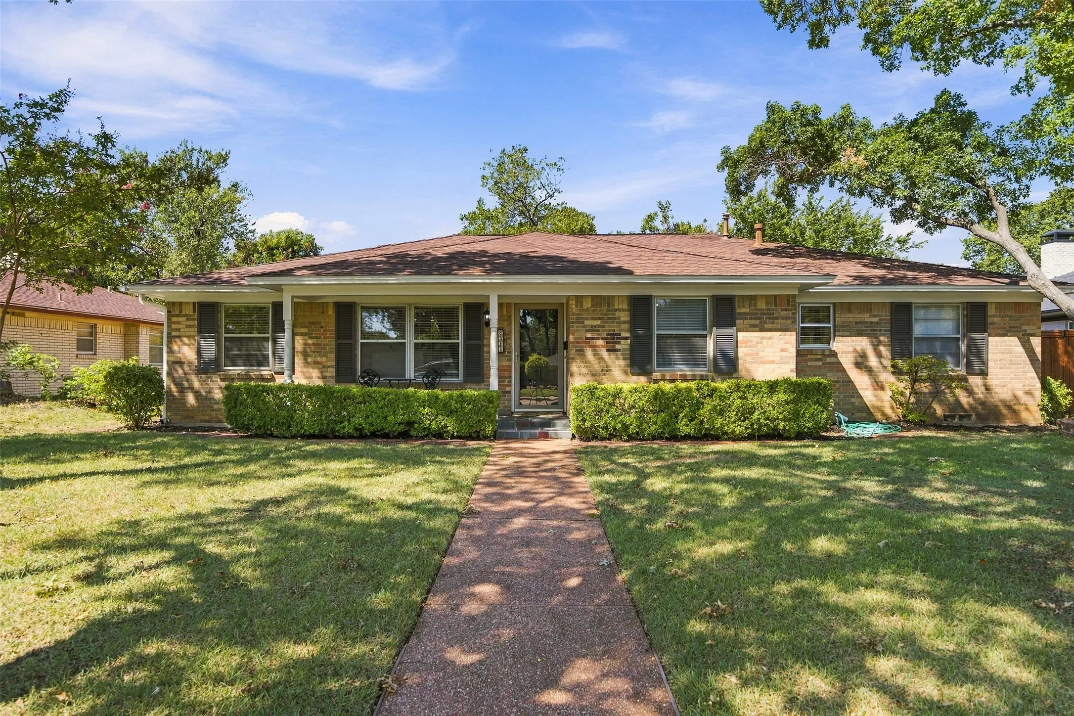 Single Family Residence For Sale in Dallas County , 8311 Baumgarten Drive, Dallas, Texas 75228, 3 Bedroom, 2 Bathroom, 2 Garage spaces, 2,184 Sqft, built in 1964, mls#21397170, Real Estate Agent in Dallas, Homes For Sale in Dallas county, Homes For Sale in Dallas, Realtor in Dallas Texas, Real Estate Brokerage Independent Realty Texas, Luminita Cordes Realtor