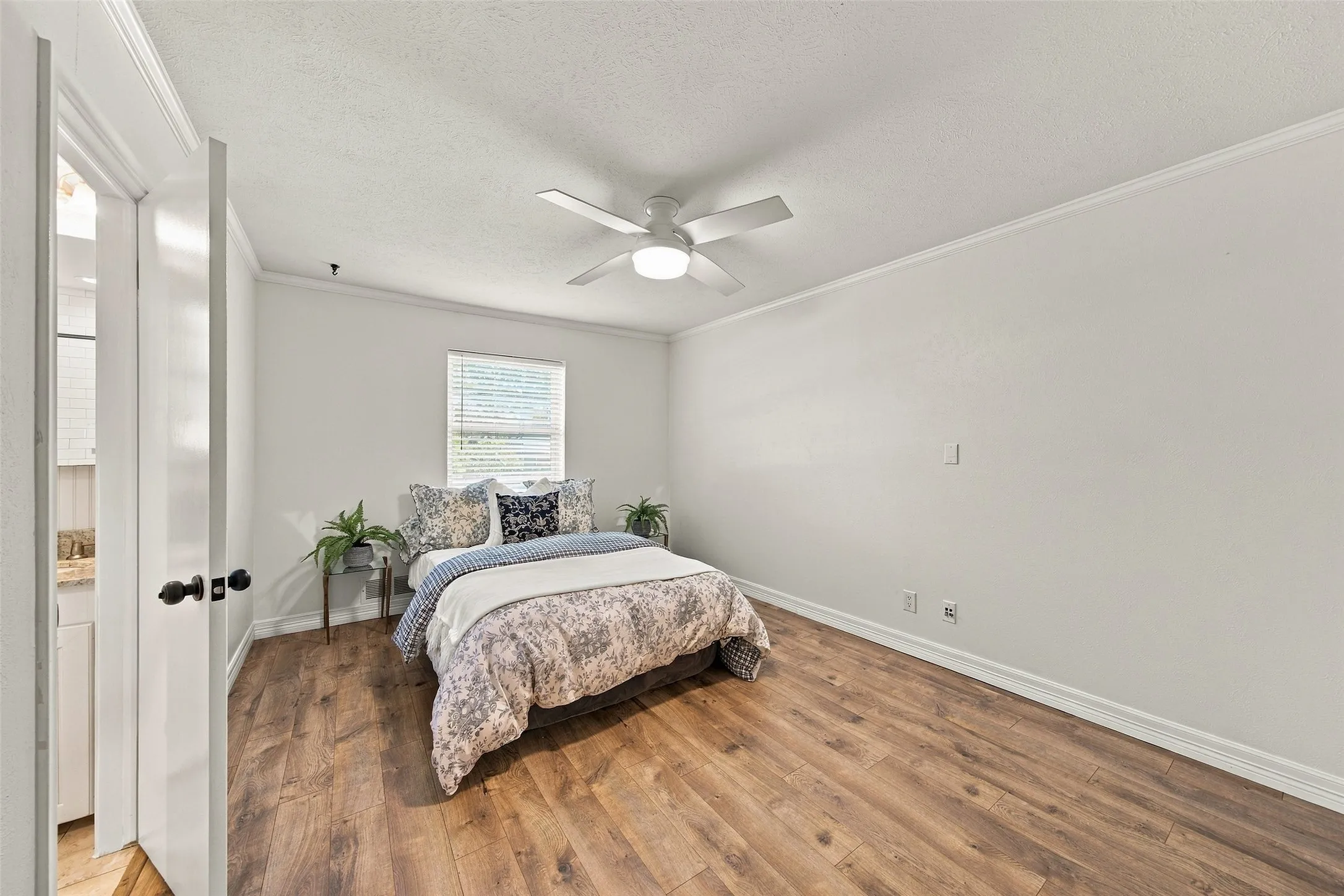Single Family Residence For Sale in Dallas County , 8311 Baumgarten Drive, Dallas, Texas 75228, 3 Bedroom, 2 Bathroom, 2 Garage spaces, 2,184 Sqft, built in 1964, mls#21397170, Real Estate Agent in Dallas, Homes For Sale in Dallas county, Homes For Sale in Dallas, Realtor in Dallas Texas, Real Estate Brokerage Independent Realty Texas, Luminita Cordes Realtor