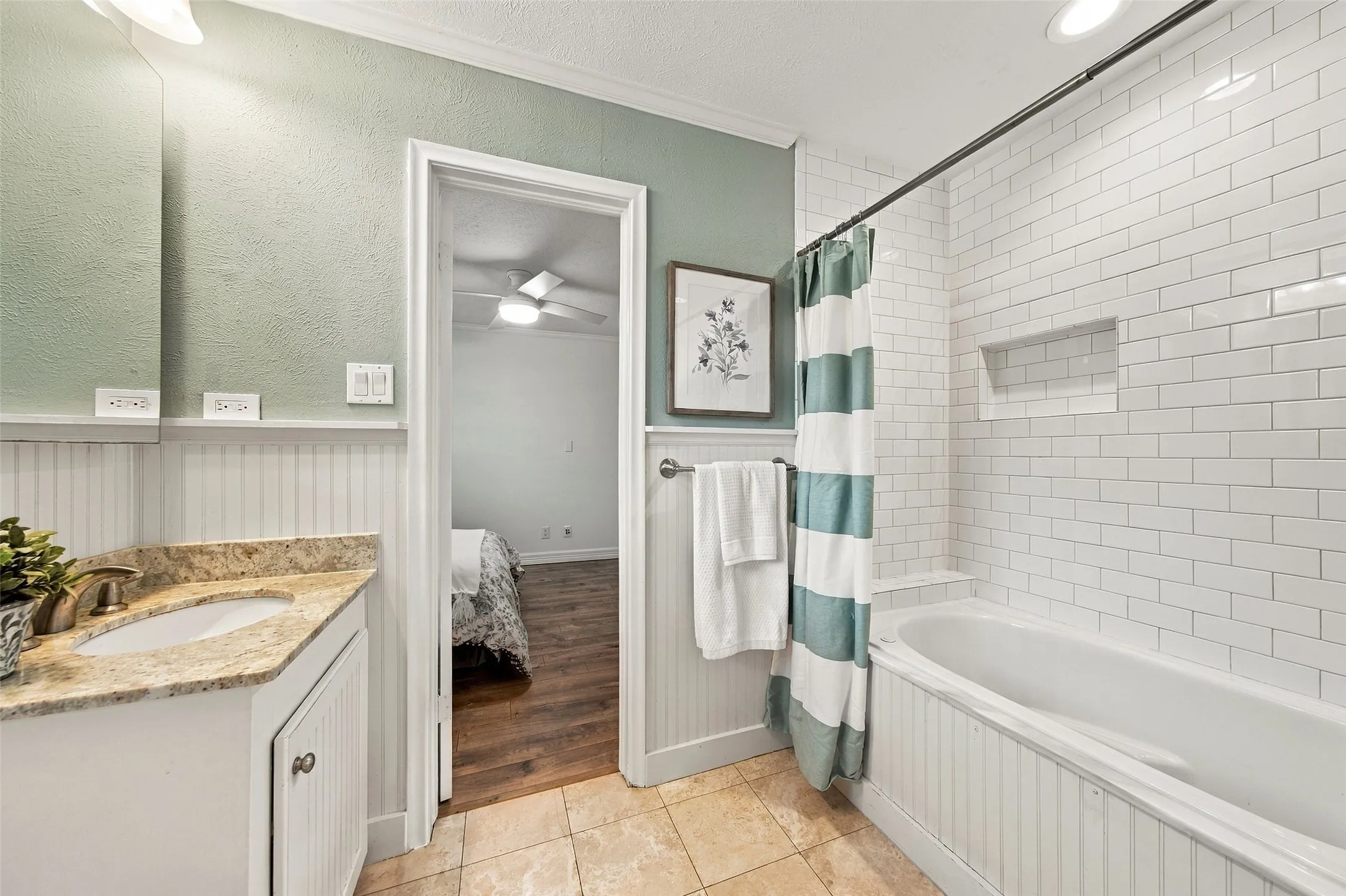 Single Family Residence For Sale in Dallas County , 8311 Baumgarten Drive, Dallas, Texas 75228, 3 Bedroom, 2 Bathroom, 2 Garage spaces, 2,184 Sqft, built in 1964, mls#21397170, Real Estate Agent in Dallas, Homes For Sale in Dallas county, Homes For Sale in Dallas, Realtor in Dallas Texas, Real Estate Brokerage Independent Realty Texas, Luminita Cordes Realtor