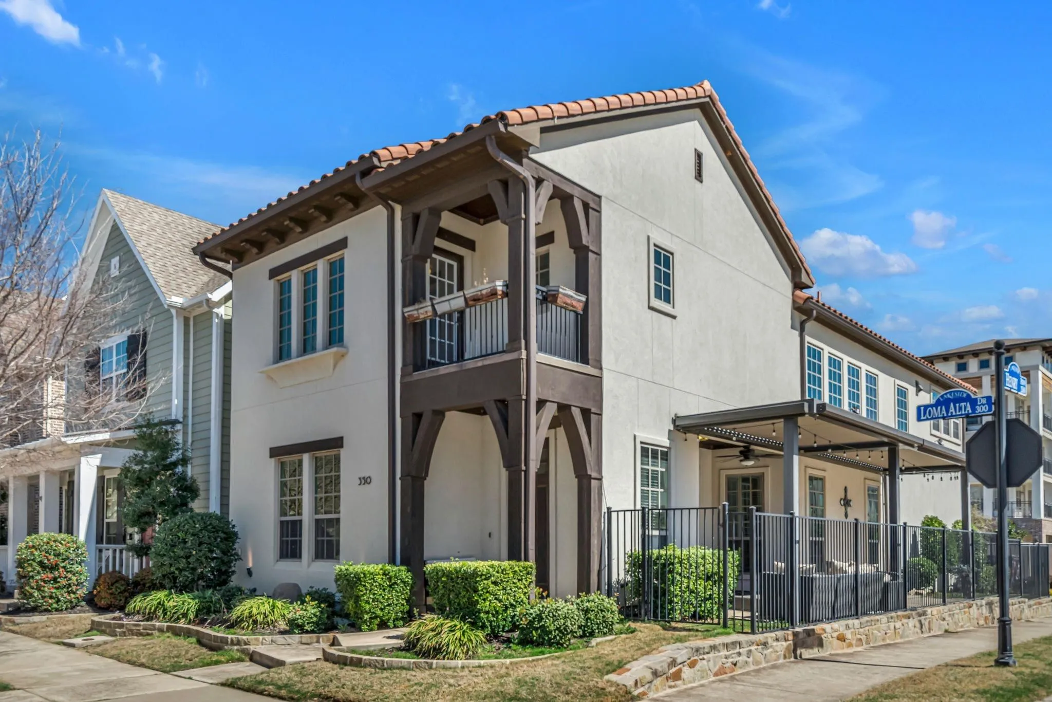 Single Family Residence For Sale in Denton County , 350 Loma Alta Drive, Flower Mound, Texas 75022, 3 Bedroom, 3 Bathroom, 2 Garage spaces, 2,336 Sqft, built in 2016, mls#21410609, Real Estate Agent in Flower Mound, Homes For Sale in Denton county, Homes For Sale in Flower Mound, Realtor in Flower Mound Texas, Real Estate Brokerage Independent Realty Texas, Luminita Cordes Realtor